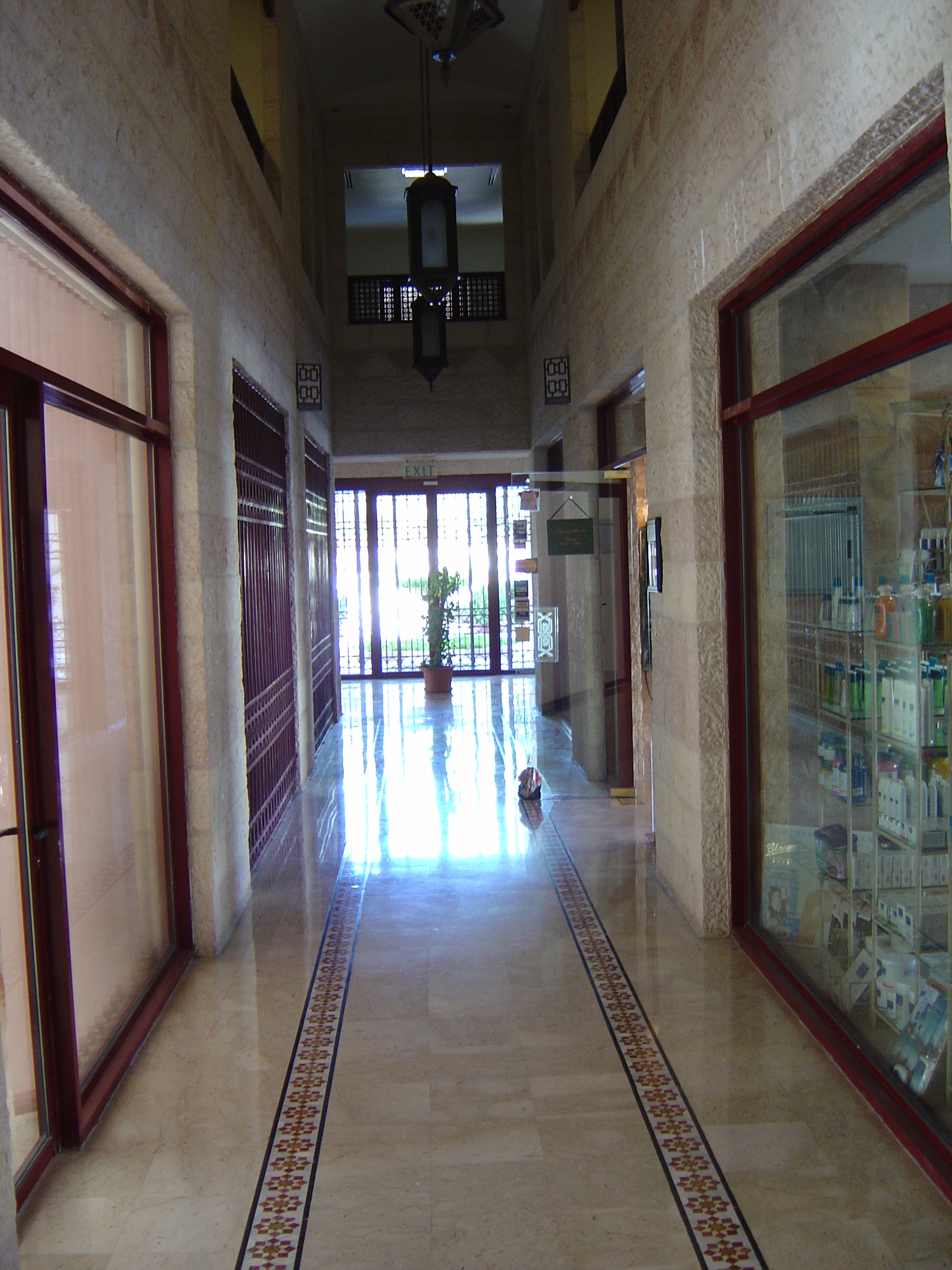รูปถ่าย จอร์แดน(Jordan) เปตร้า(Petra) โรงแรมเมอเวนพิค(Movenpick Hotel) 2004-10 2