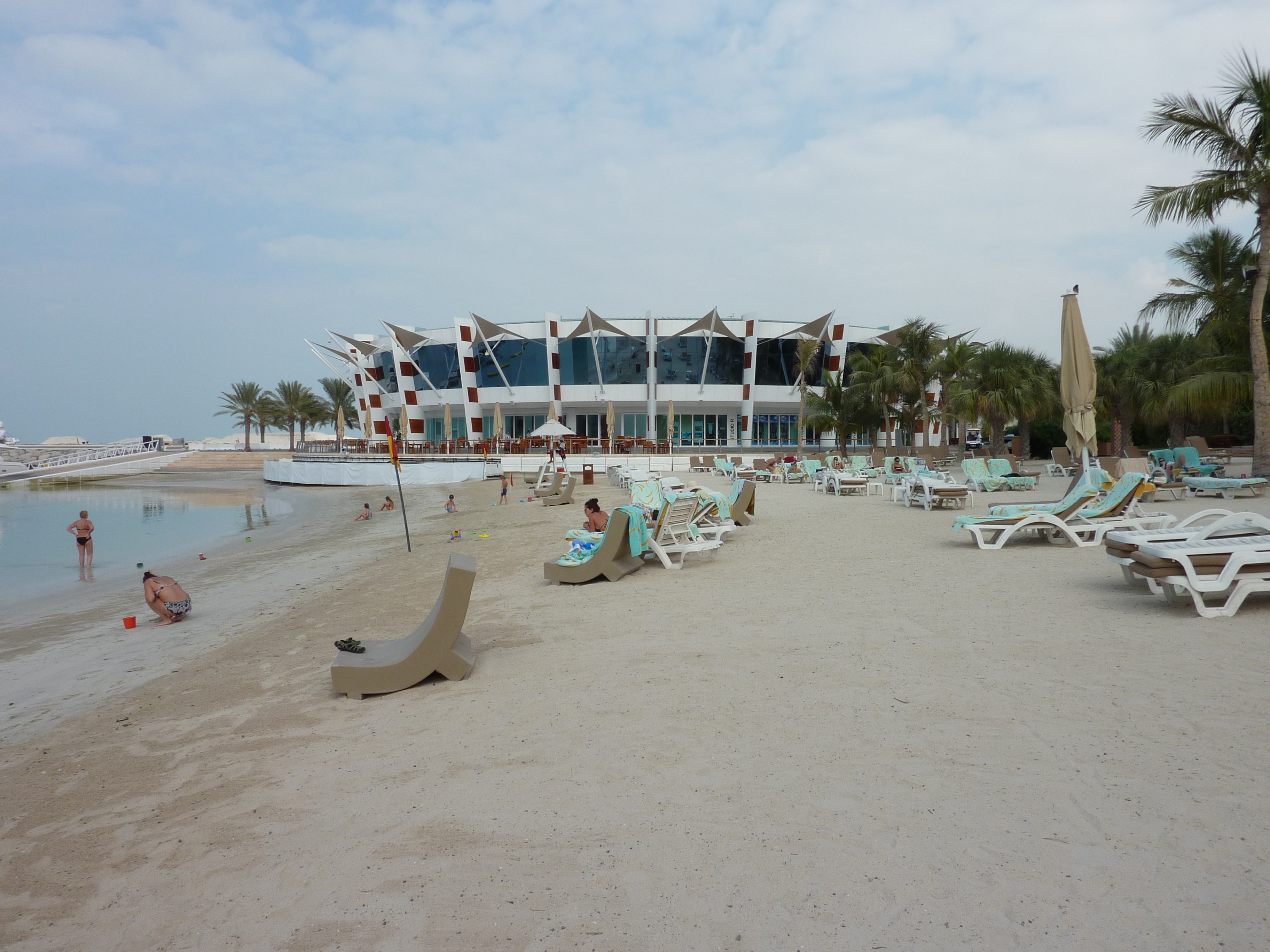 รูปถ่าย สหรัฐอาหรับเอมิเรตส์(United Arab Emirates) ดูไบ(Dubai) โรงแรมจูไมราห์บีช(Jumeirah Beach Hotel) 2009-12 3