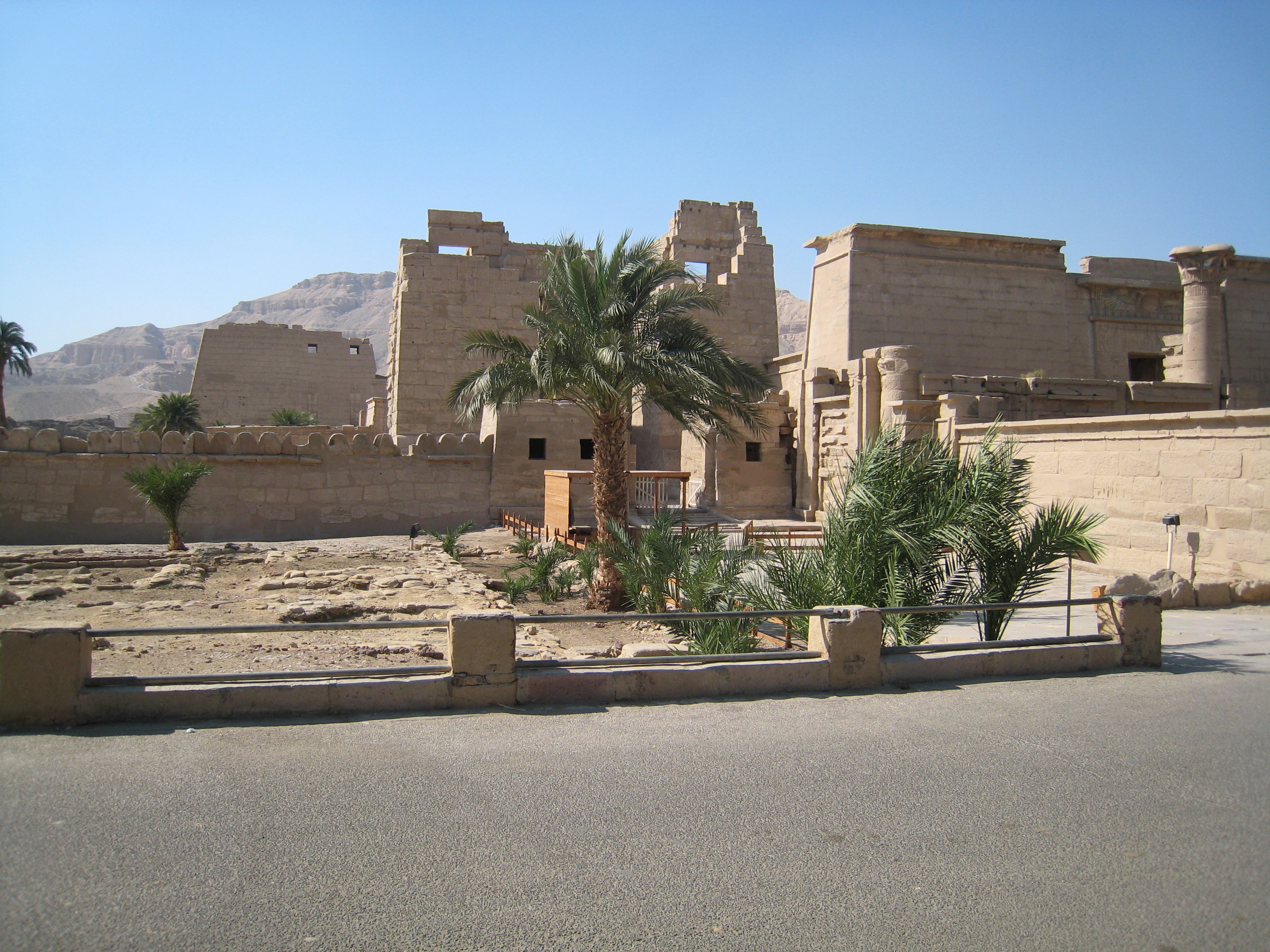 รูปถ่าย อียิปต์(Egypt) ลูซอร์(Luxor) 2007-04 71