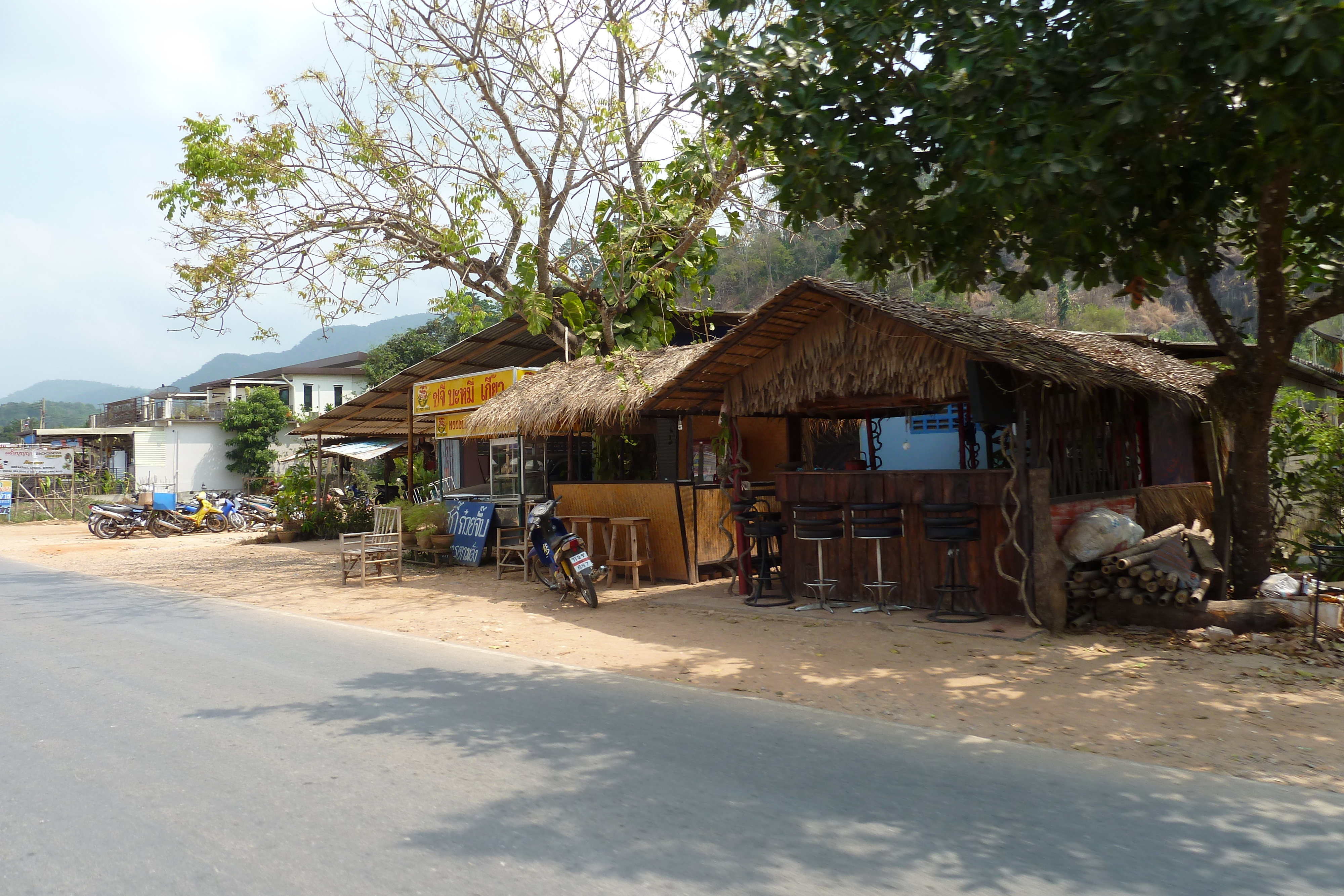 รูปถ่าย ไทย(Thailand) เกาะช้าง(Ko Chang) ถนนบนเกาะ(Island road) 2011-02 30