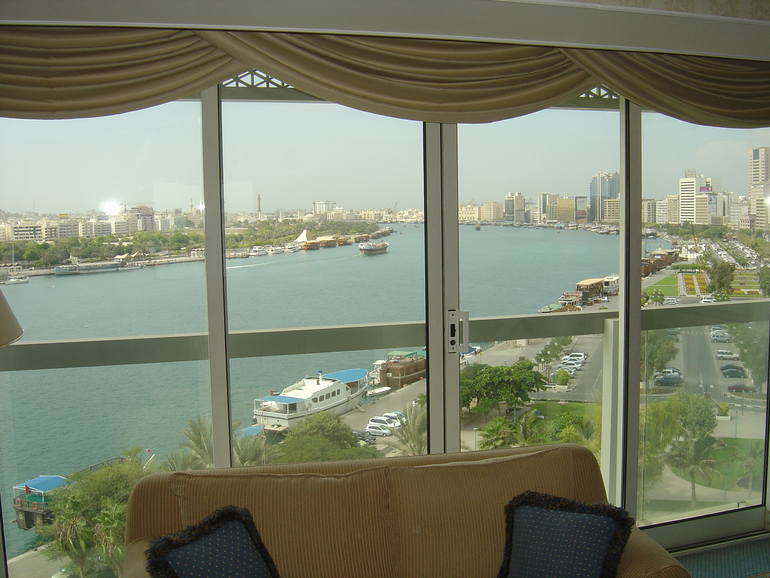 รูปถ่าย สหรัฐอาหรับเอมิเรตส์(United Arab Emirates) ดูไบ(Dubai) โรงแรมเชอราตัน ดูไบครีก(Sheraton Dubai Creek Hotel) 2005-11 1