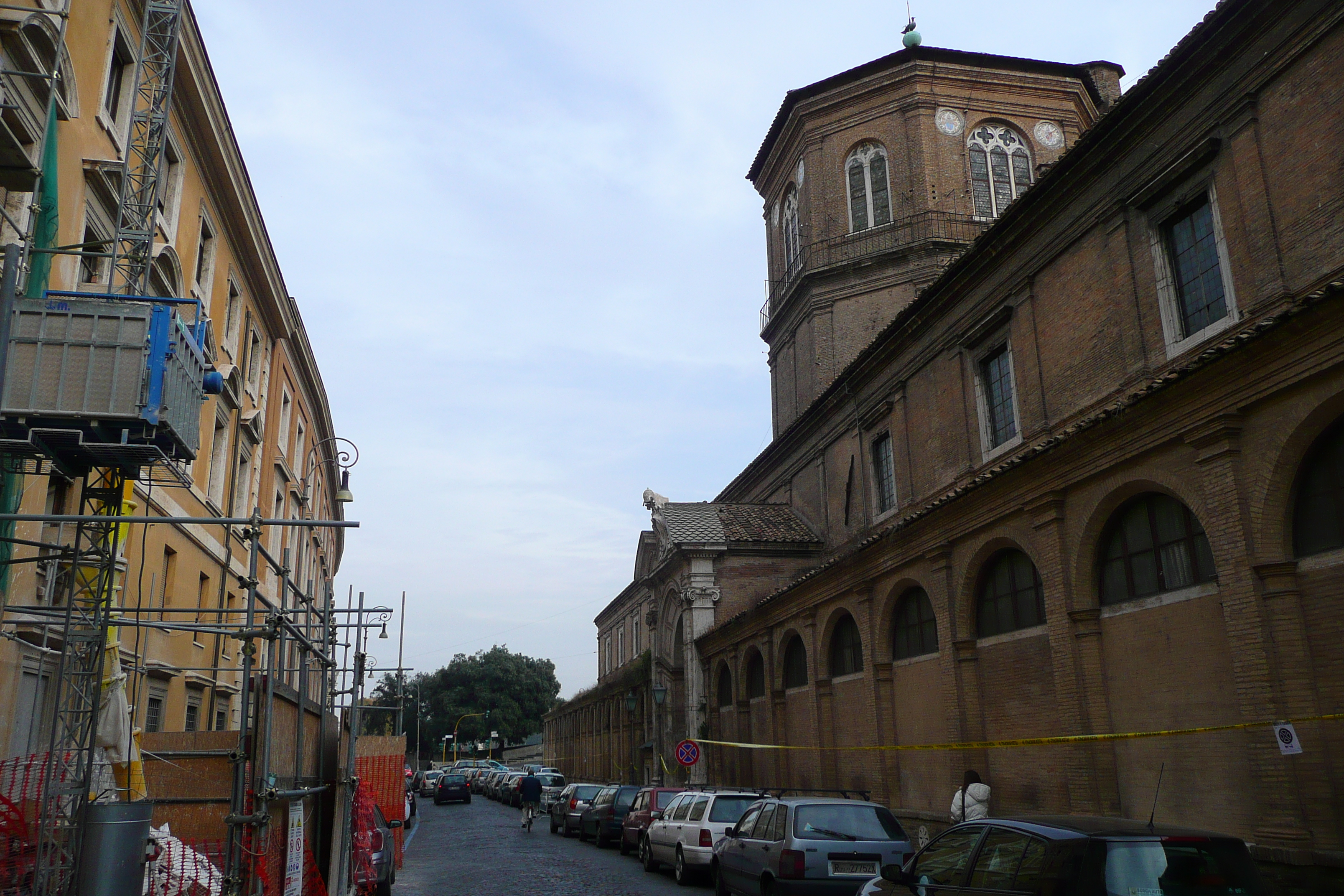 รูปถ่าย อิตาลี(Italy) โรม(Rome) ถนนบอร์โกซานโตสปีรีโต(Borgo Santo Spirito) 2007-11 10