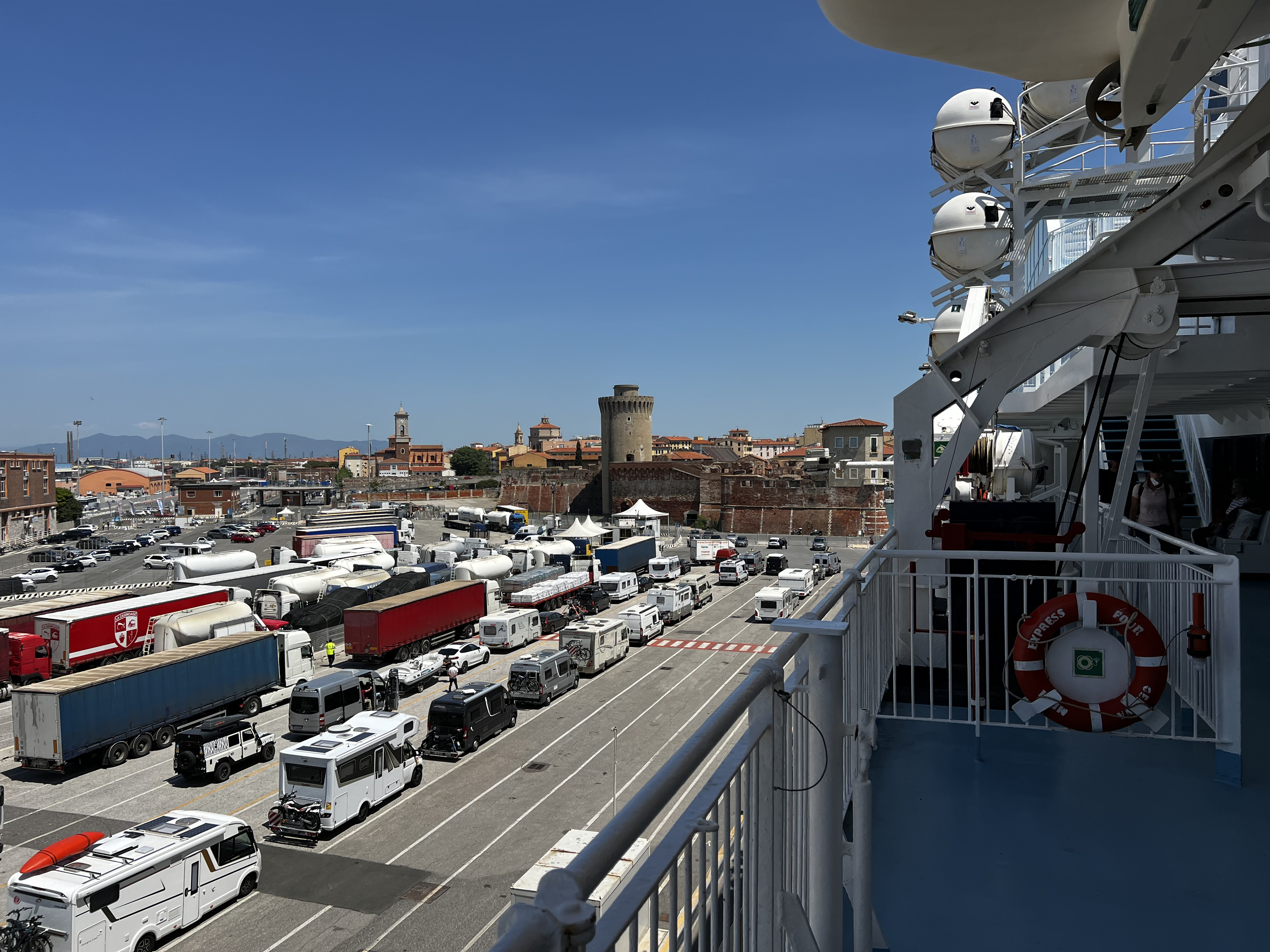 รูปถ่าย อิตาลี(Italy) ลีวอร์โน(Livorno) 2022-05 18
