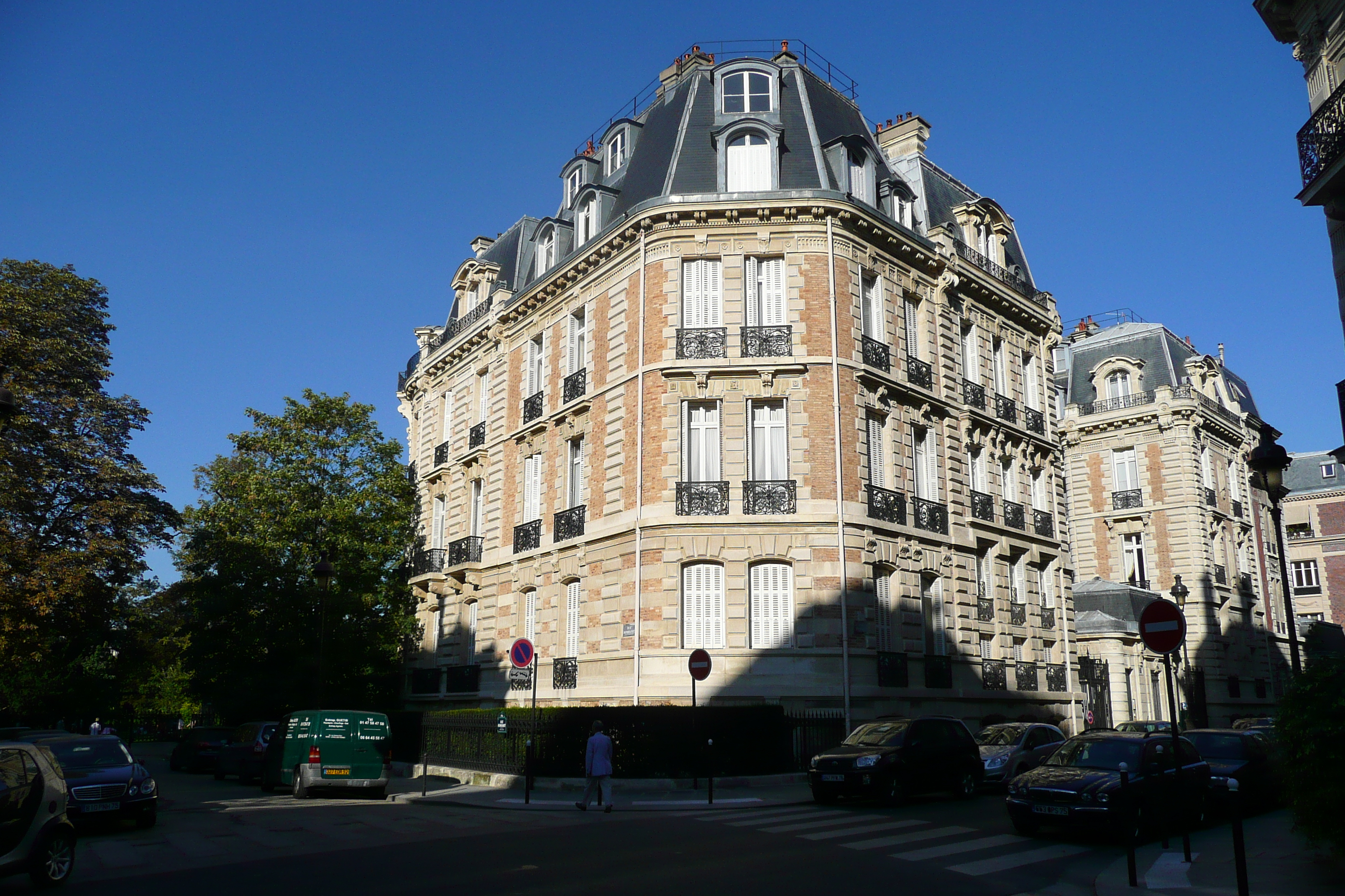 รูปถ่าย ฝรั่งเศส(France) ปารีส(Paris) คุ้มที่ 8(8th Arrondissement) ถนนแร็มบรันต์(Rue Rembrandt) 2007-09 26
