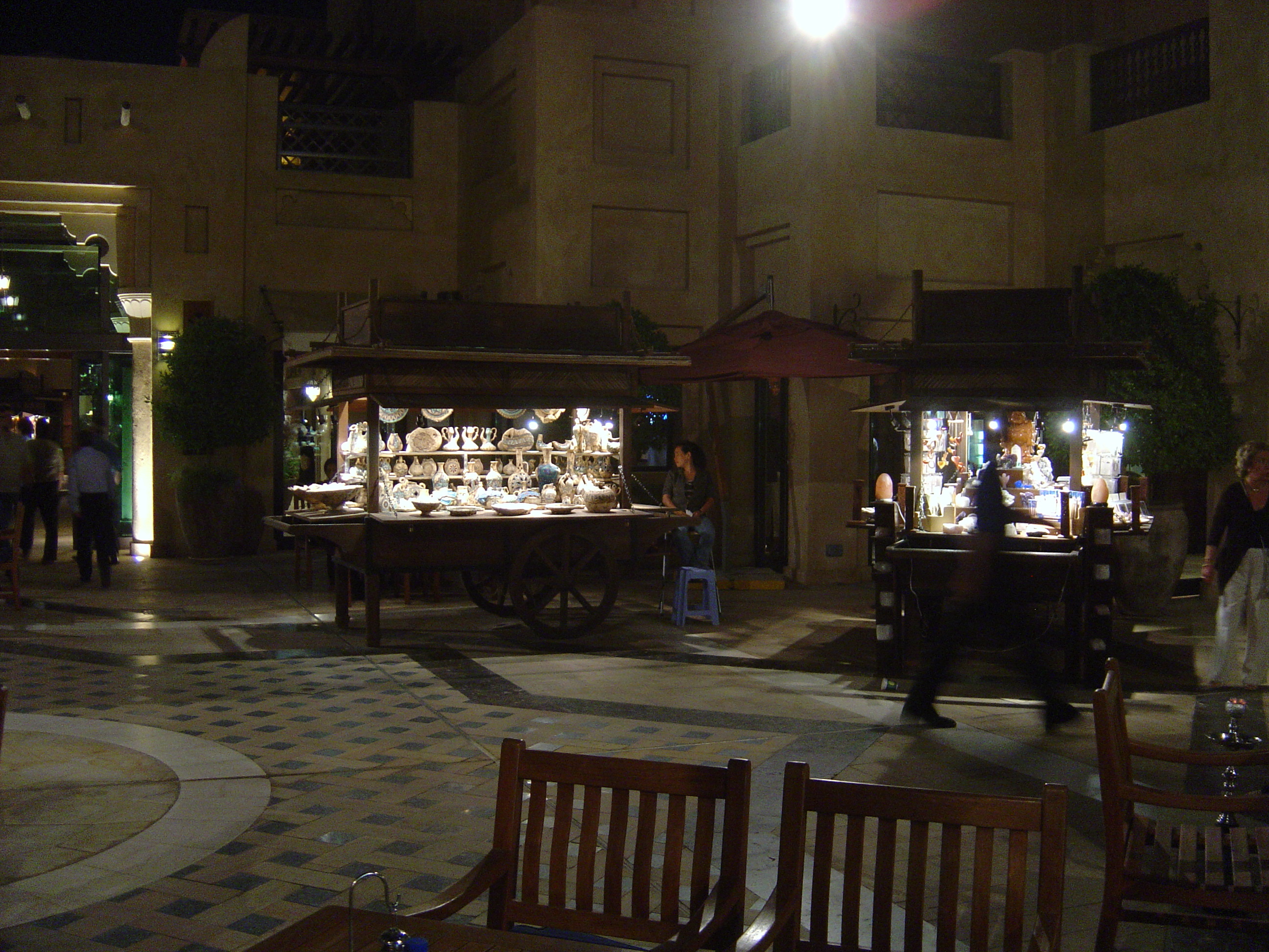 รูปถ่าย สหรัฐอาหรับเอมิเรตส์(United Arab Emirates) ดูไบ(Dubai) มะดีนัตจุมัยเราะห์(Medina Jumeirah) 2005-11 2