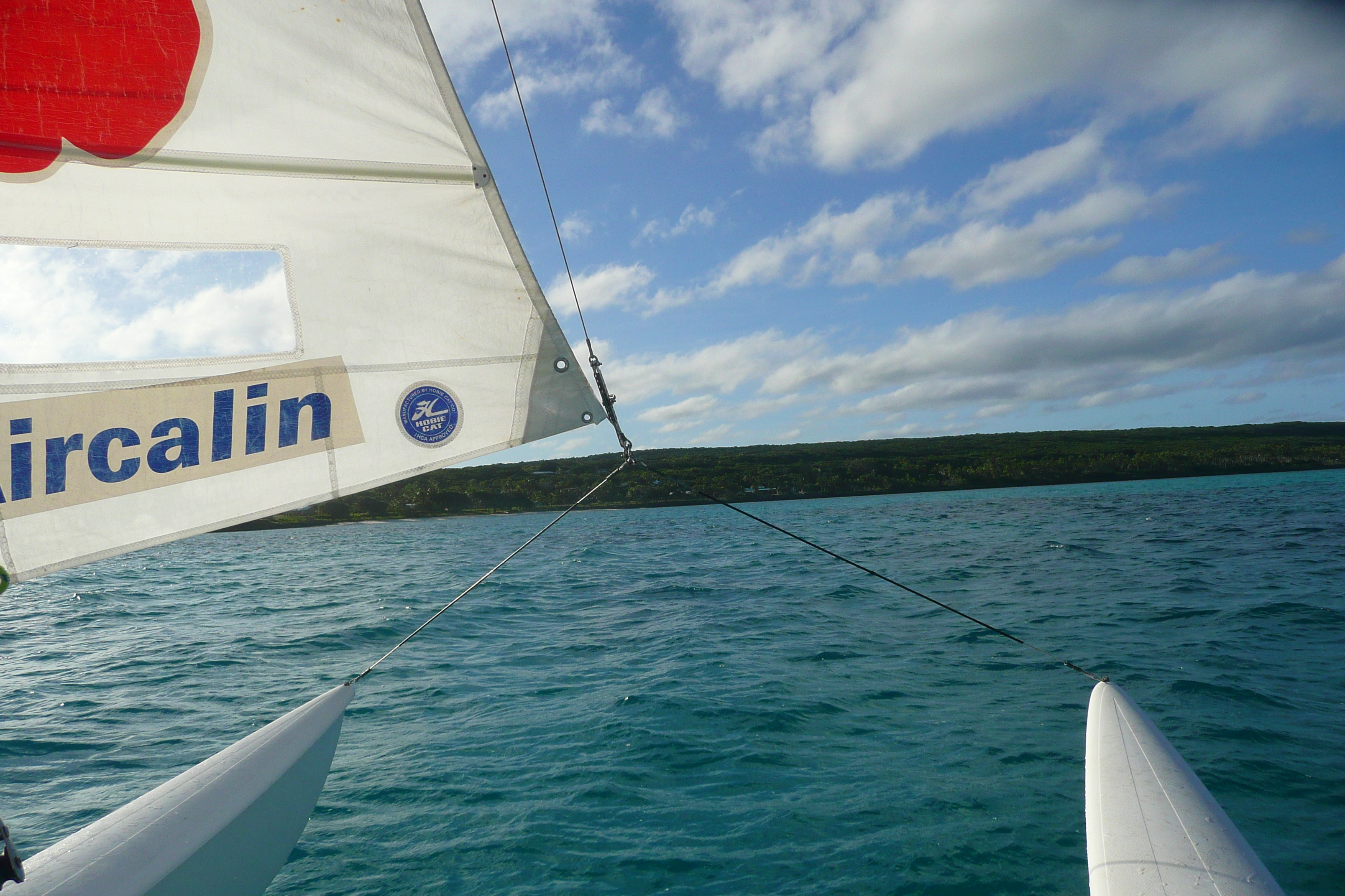 รูปถ่าย นิวแคลิโดเนีย(New Caledonia) เกาะลีฟู(Lifou) อ่าวชาโตบรีย็อง(Chateaubriand Bay) 2010-05 20