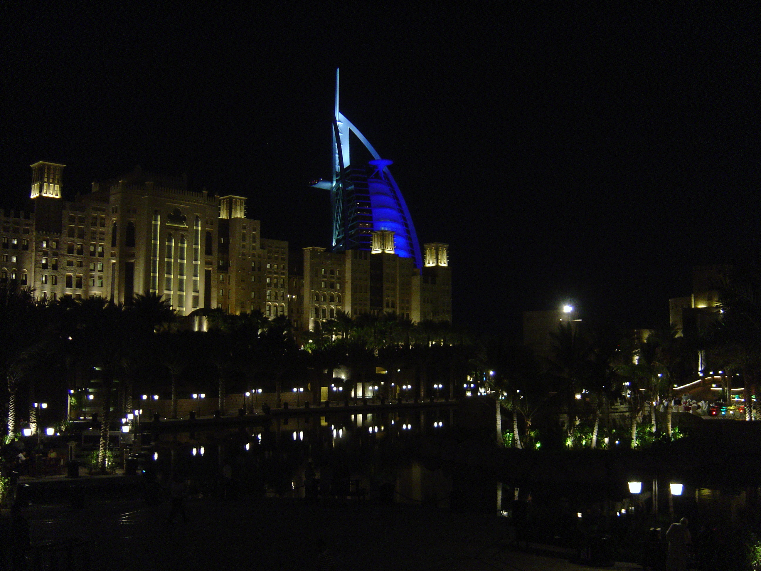 รูปถ่าย สหรัฐอาหรับเอมิเรตส์(United Arab Emirates) ดูไบ(Dubai) มะดีนัตจุมัยเราะห์(Medina Jumeirah) 2005-11 4