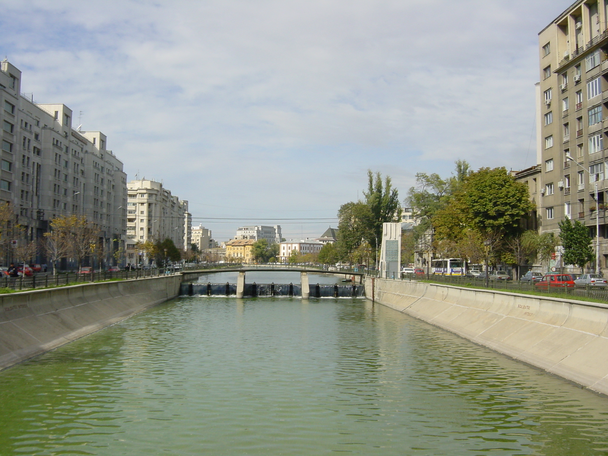 รูปถ่าย โรมาเนีย(Romania) บูคาเรสต์(Bucharest) 2003-10 22