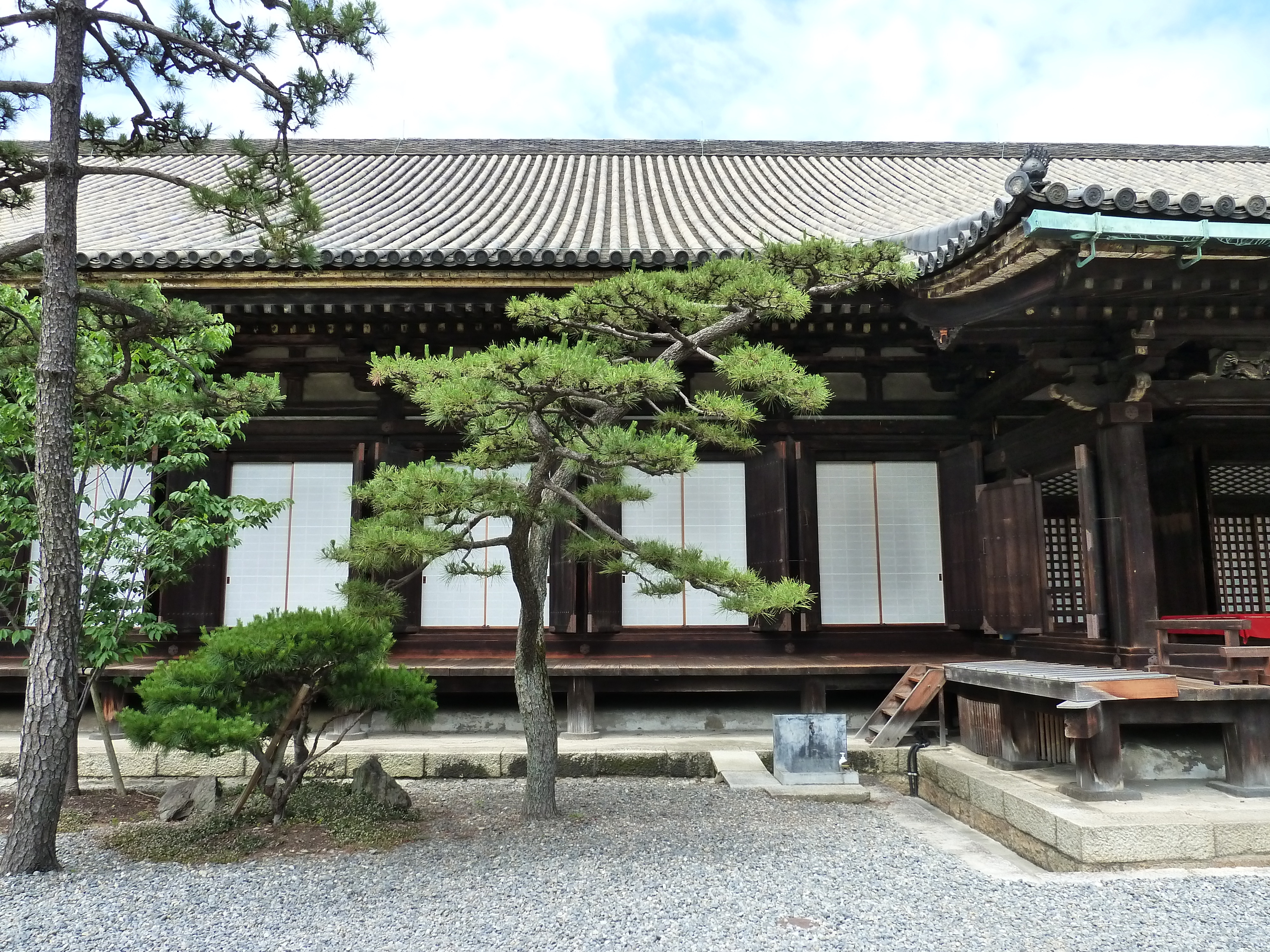 รูปถ่าย ญี่ปุ่น(Japan) เกียวโต(Kyoto) วัดซันจูซังเก็นโด(Sanjusangendo temple) 2010-06 5