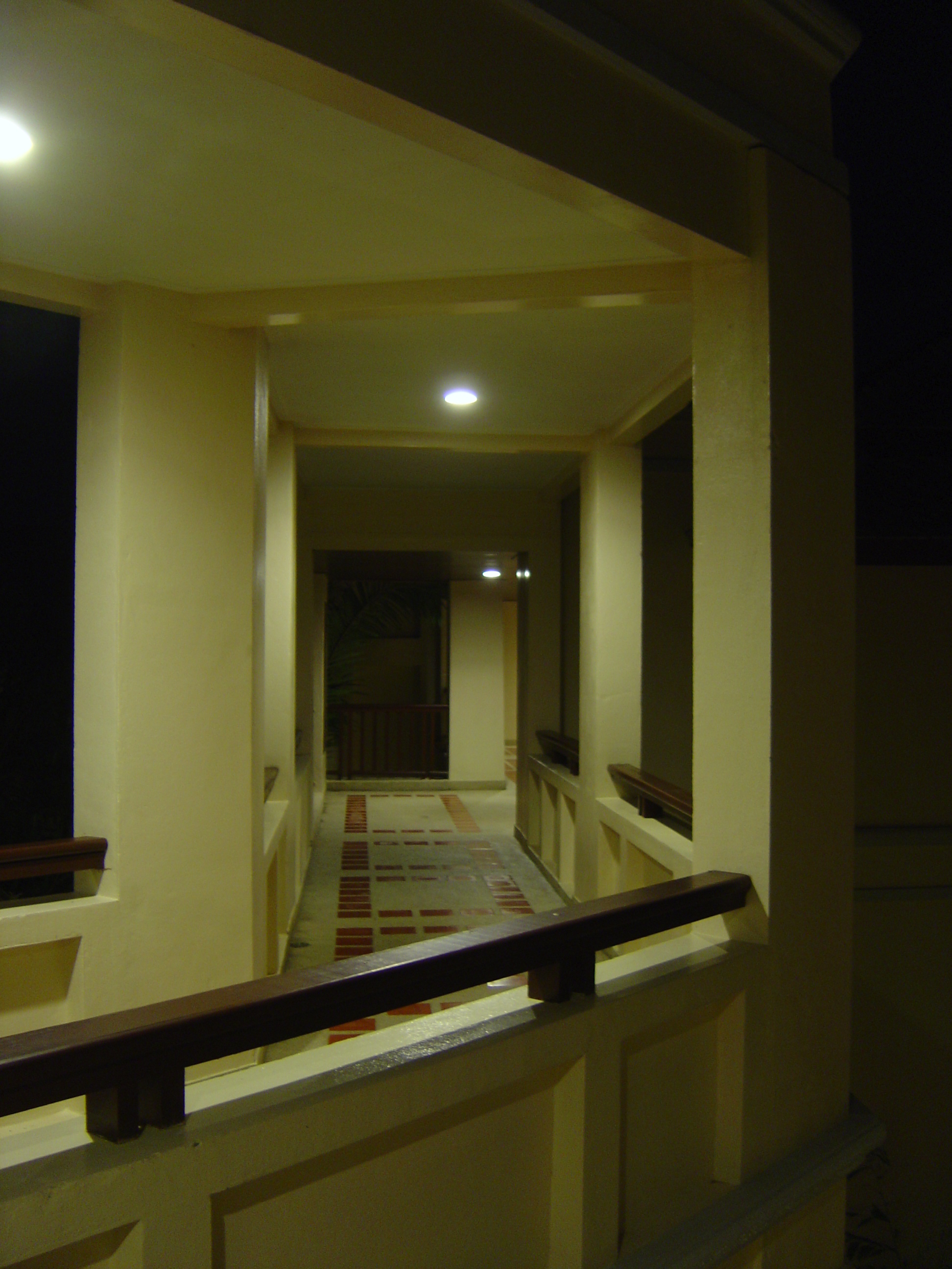 รูปถ่าย ไทย(Thailand) เขาหลัก(Khao Lak) โรงแรมเลอเมอริเดียน เขาหลัก(Meridien Khao Lak Hotel) สีสันกลางคืน(By Night) 2005-12 31