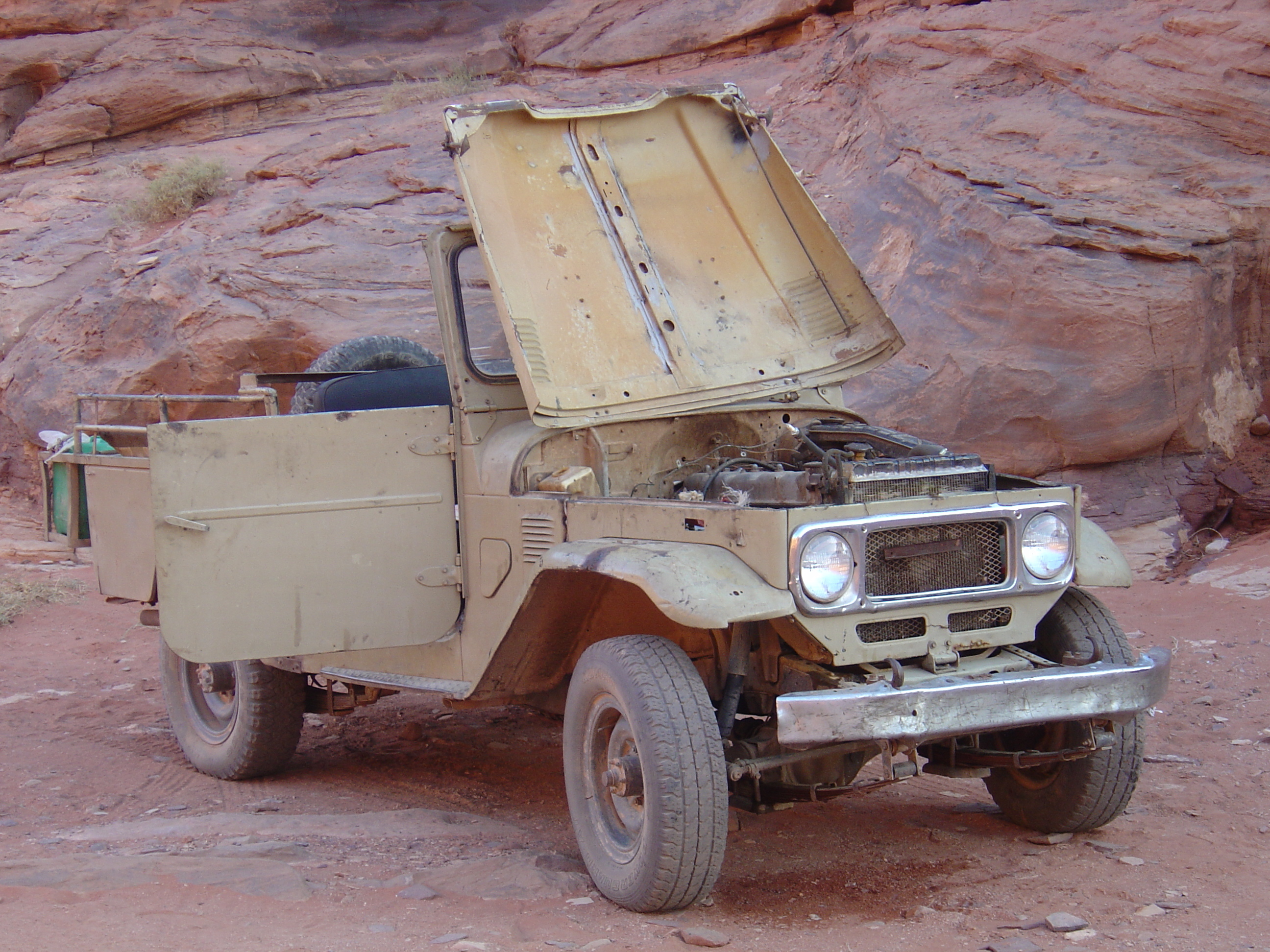 รูปถ่าย จอร์แดน(Jordan) ทะเลทรายวาดีรัม(Wadi Rum Desert) 2004-10 93