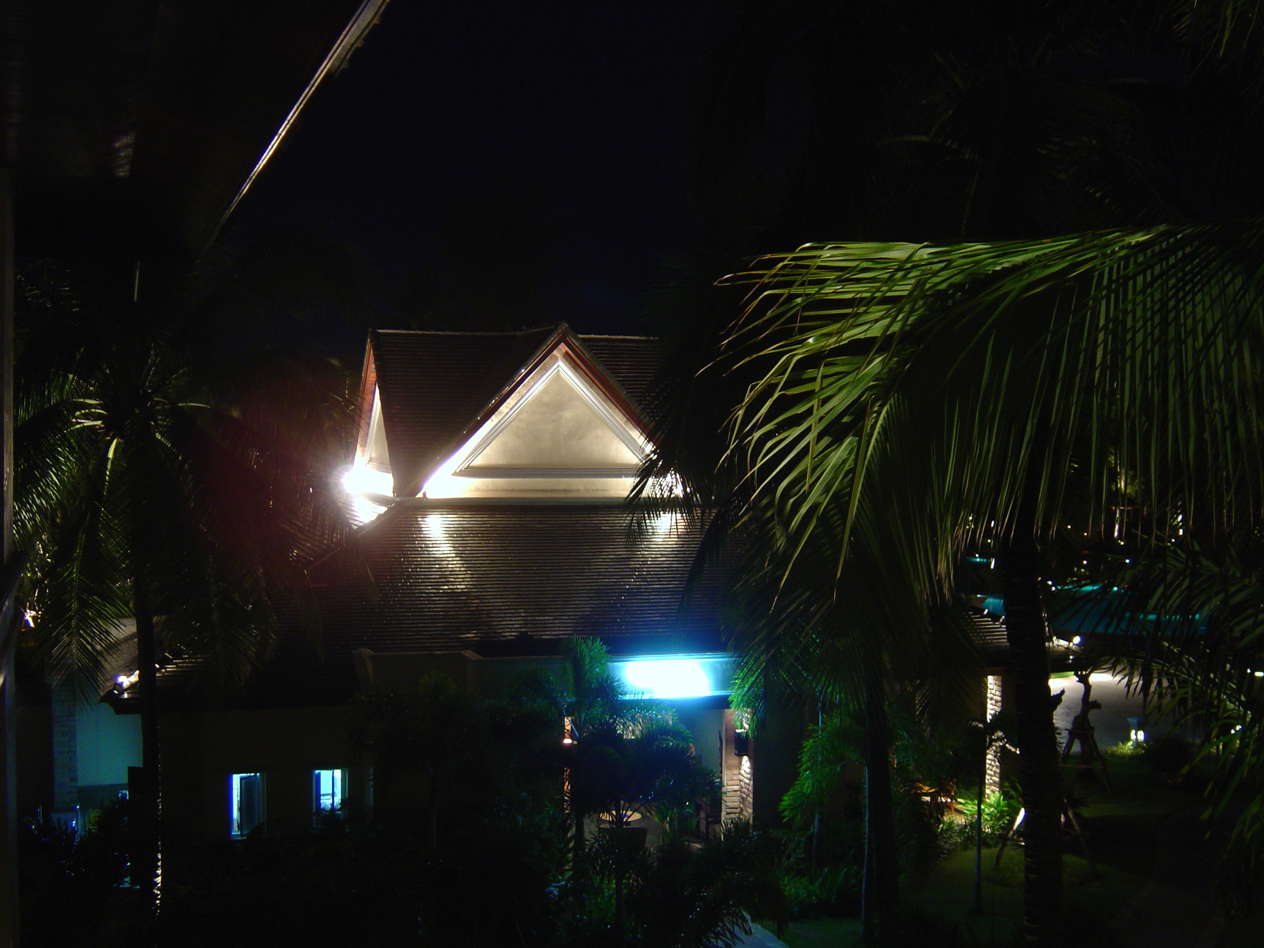 รูปถ่าย ไทย(Thailand) เขาหลัก(Khao Lak) โรงแรมเลอเมอริเดียน เขาหลัก(Meridien Khao Lak Hotel) สีสันกลางคืน(By Night) 2005-12 16
