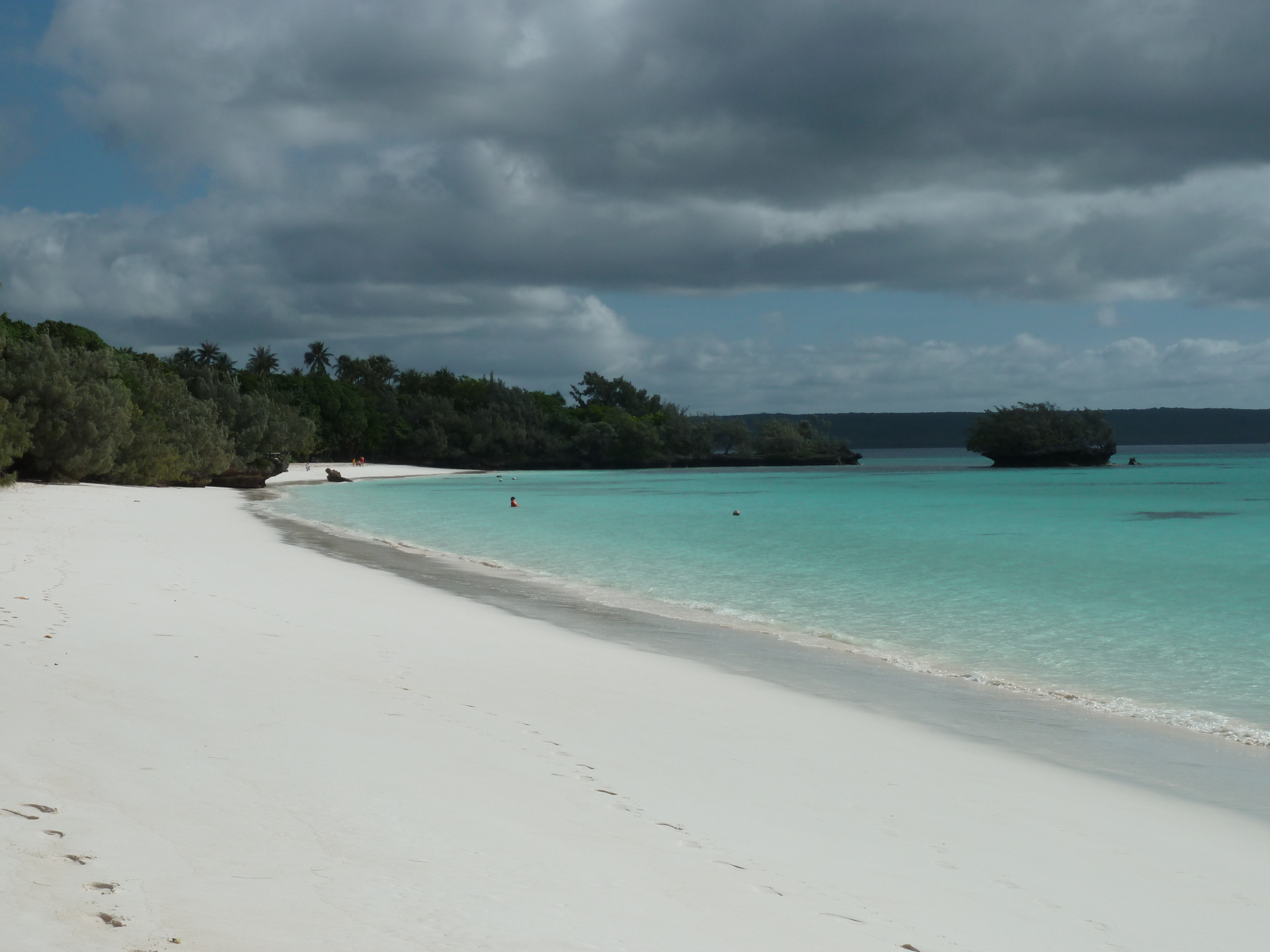 รูปถ่าย นิวแคลิโดเนีย(New Caledonia) เกาะลีฟู(Lifou) หาดลูเอ็งโกนี(Luengoni Beach) 2010-05 28