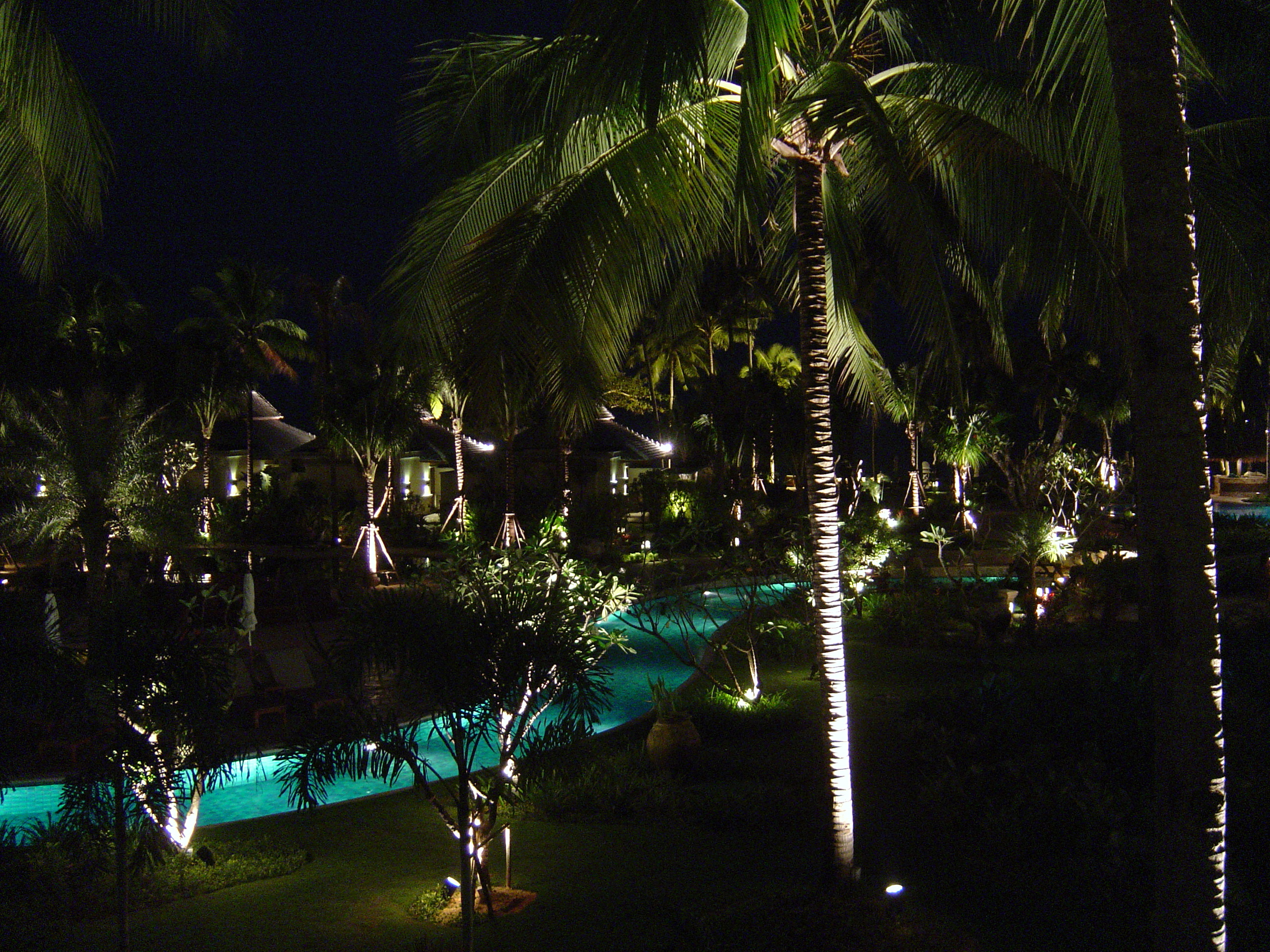 รูปถ่าย ไทย(Thailand) เขาหลัก(Khao Lak) โรงแรมเลอเมอริเดียน เขาหลัก(Meridien Khao Lak Hotel) สีสันกลางคืน(By Night) 2005-12 13