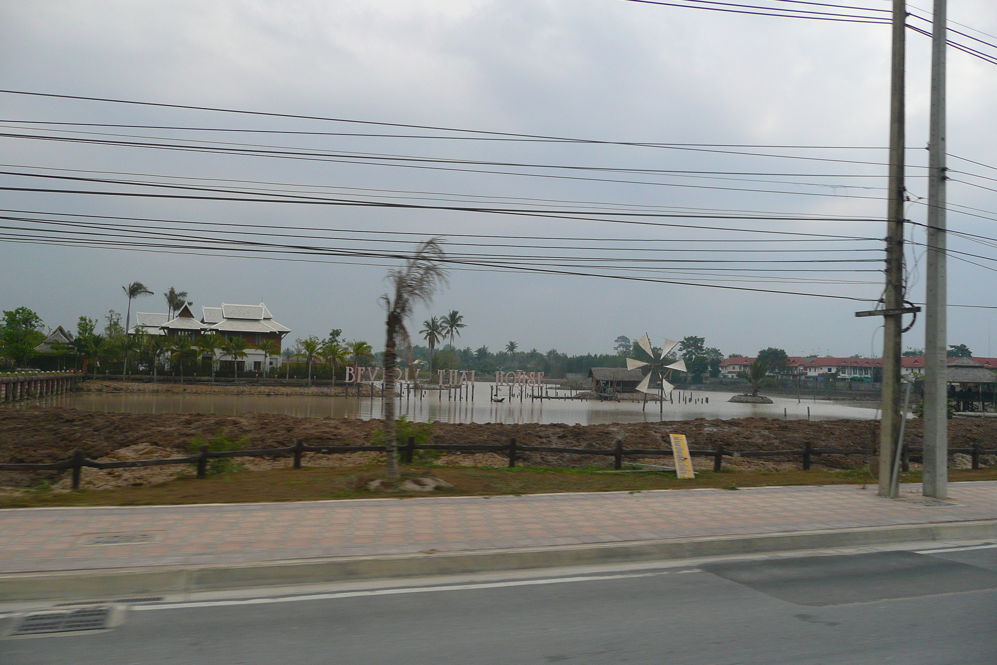 รูปถ่าย ไทย(Thailand) ชลบุรี(Chonburi) ถนนสุขุมวิท(Sukhumvit road) 2008-01 59