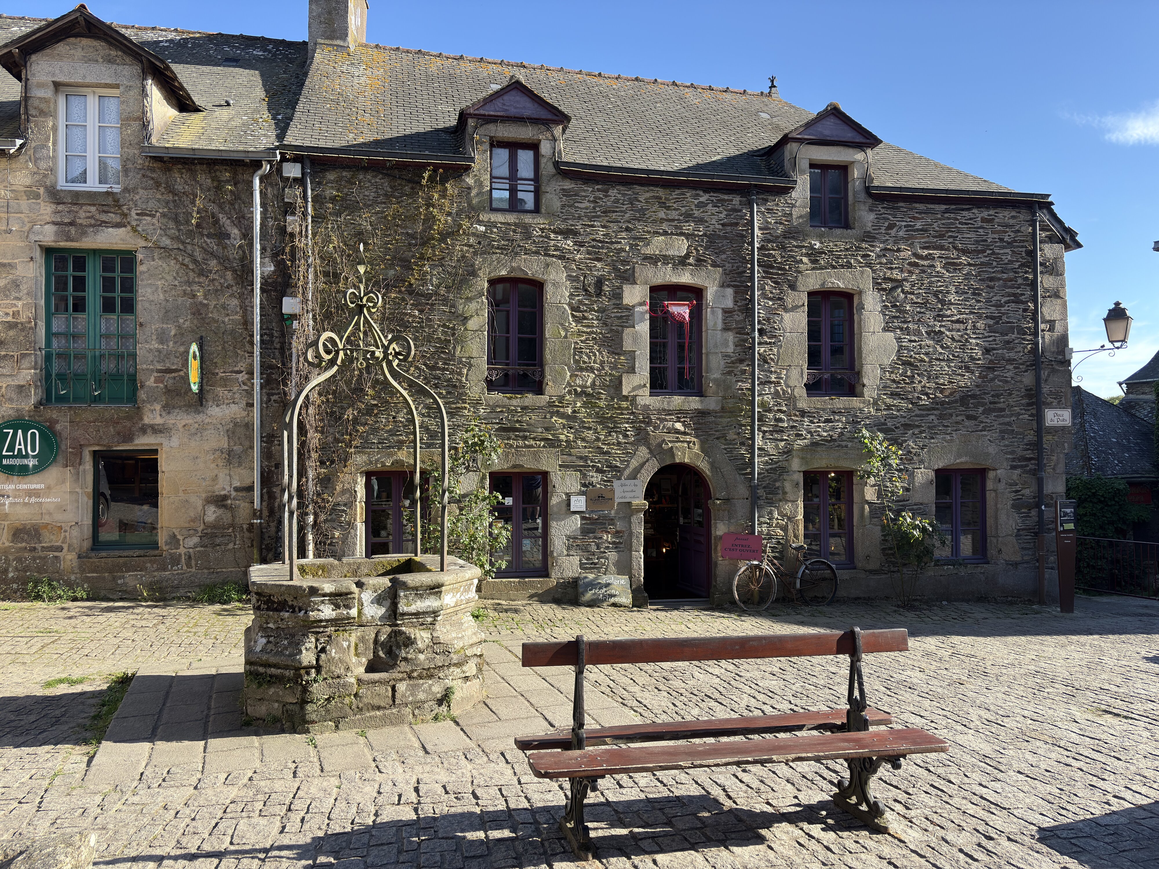 รูปถ่าย ฝรั่งเศส(France) รอชฟอร์-อ็อง-แตร์(Rochefort en terre) 2026-04 25