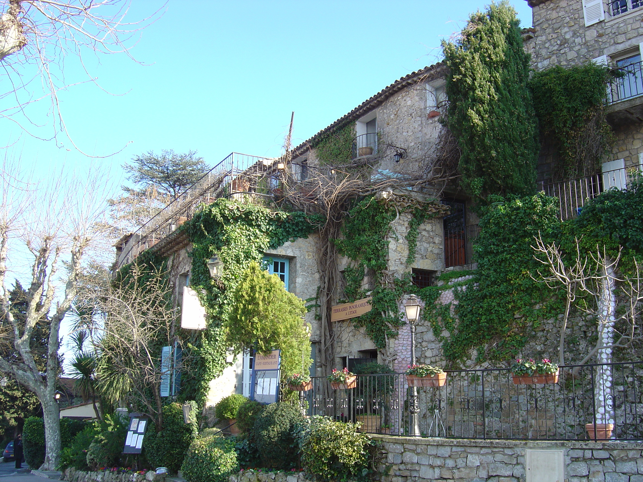 รูปถ่าย ฝรั่งเศส(France) มูแก็งส์(Mougins) 2006-02 26