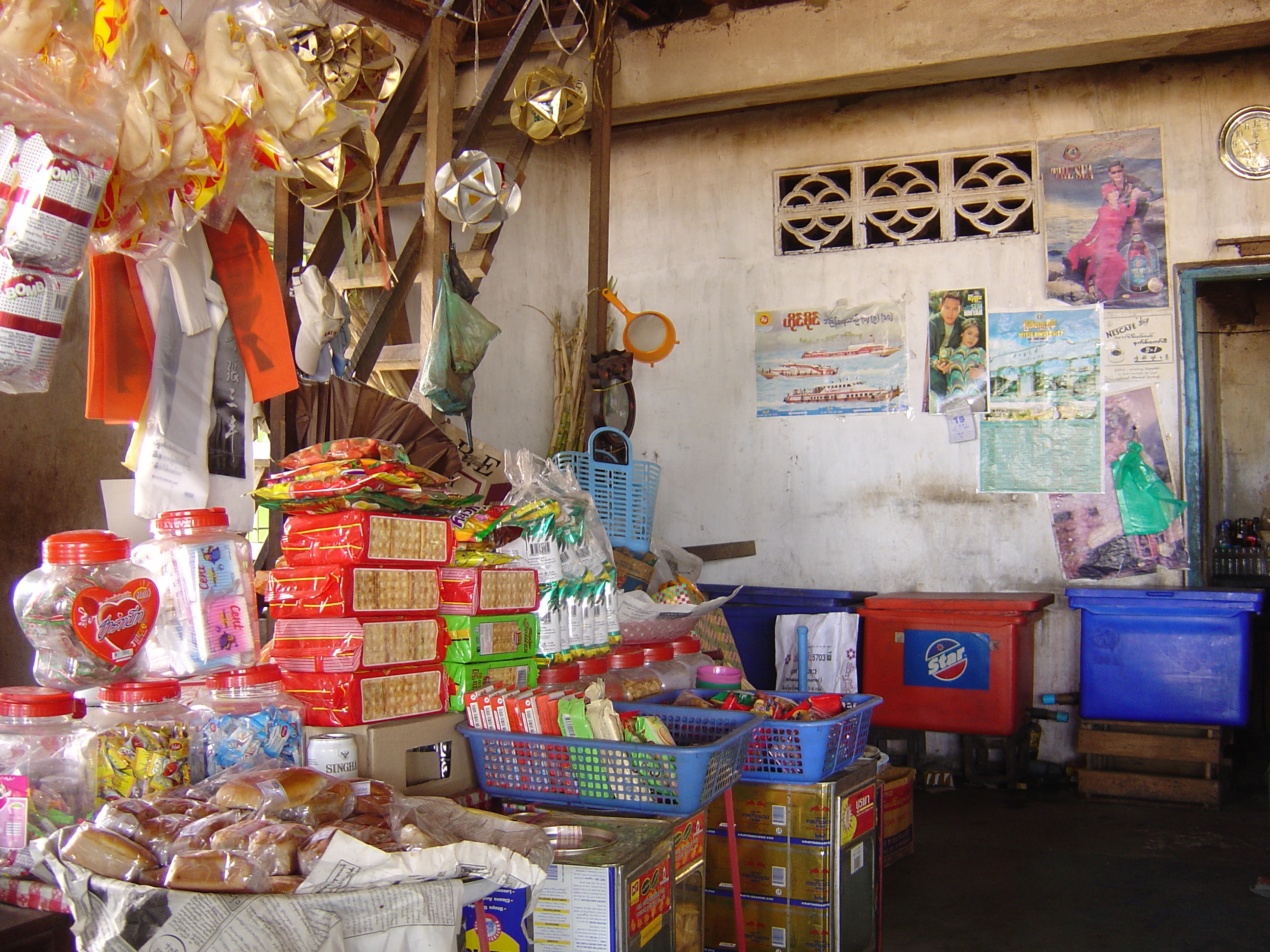 รูปถ่าย พม่า(Myanmar) มะริด(Myeik (Mergui)) 2005-01 105