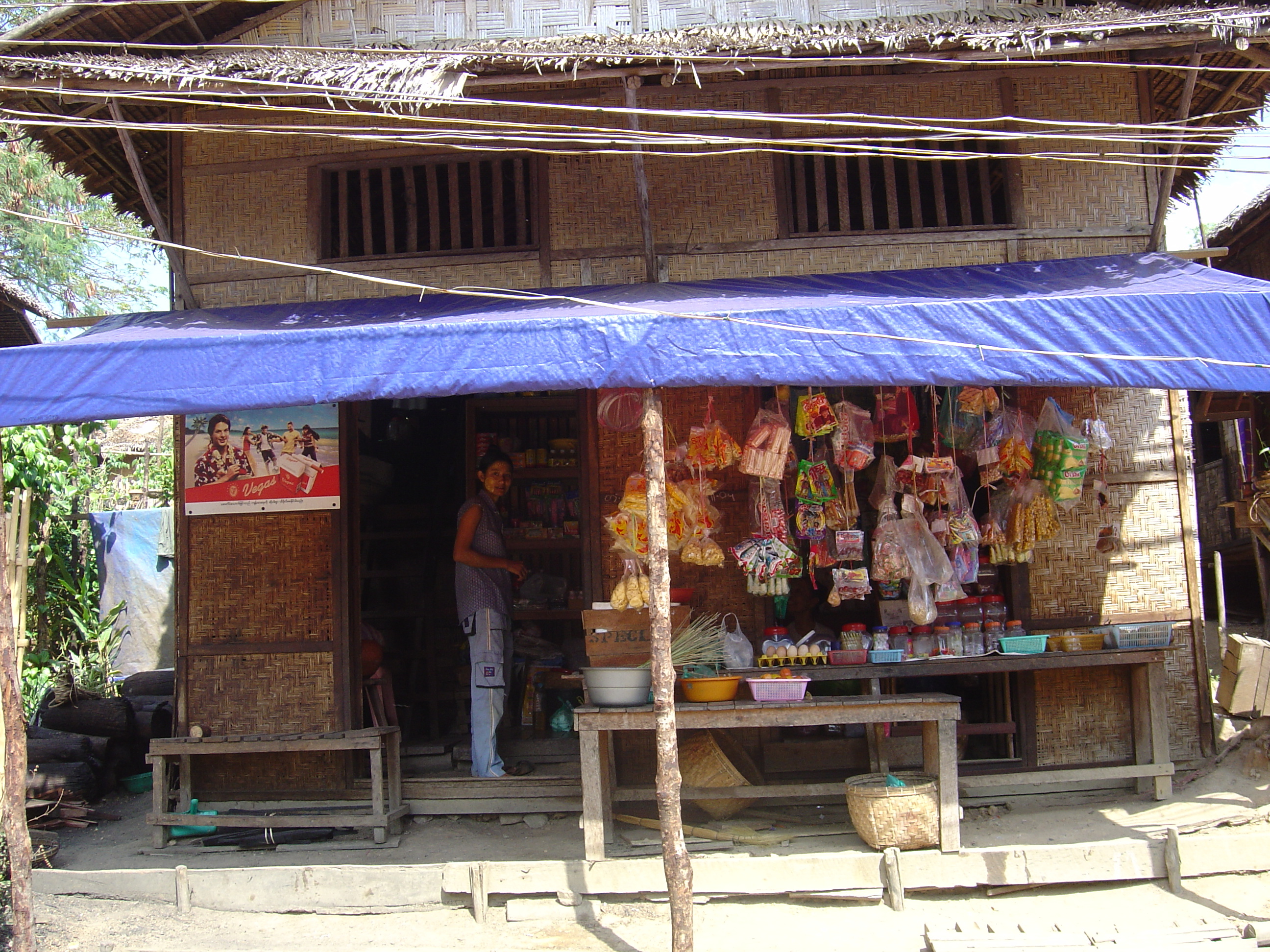 รูปถ่าย พม่า(Myanmar) มะริด(Myeik (Mergui)) 2005-01 133