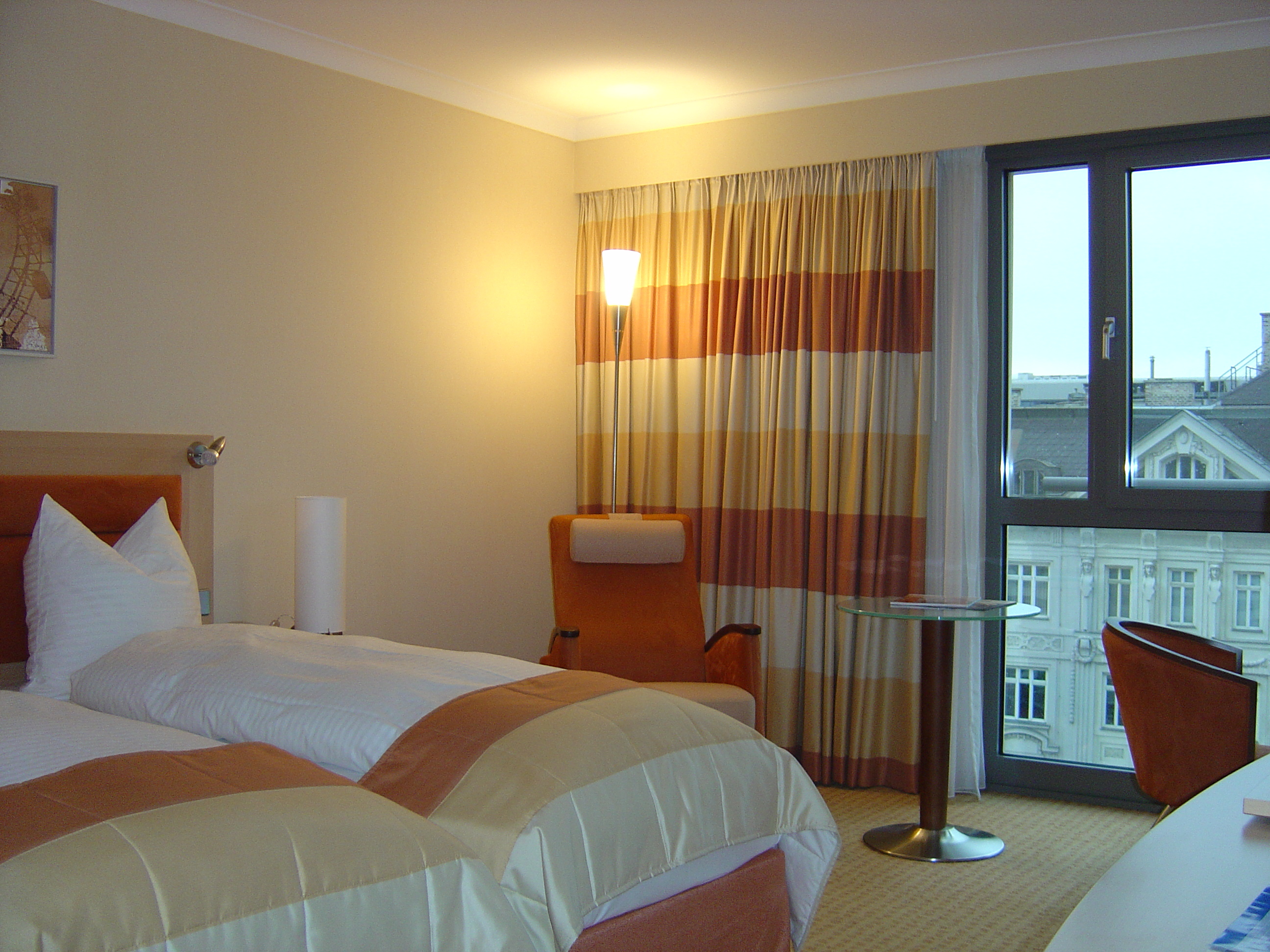 รูปถ่าย ออสเตรีย(Austria) เวียนนา(Vienna) โรงแรมฮิลตัน(Hilton Hotel) 2004-11 16