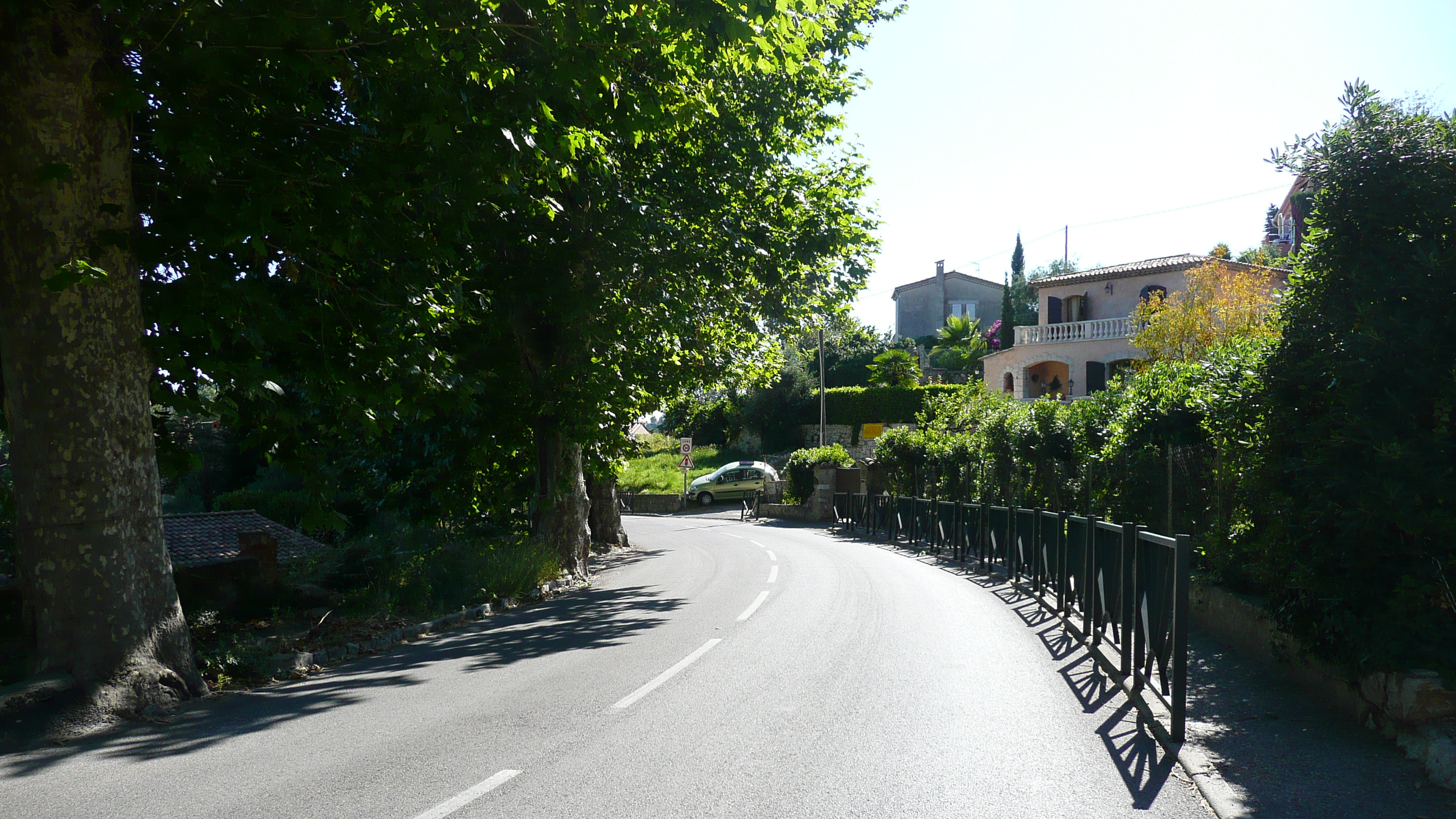 รูปถ่าย ฝรั่งเศส(France) ลาโกด(La Gaude) 2007-07 24