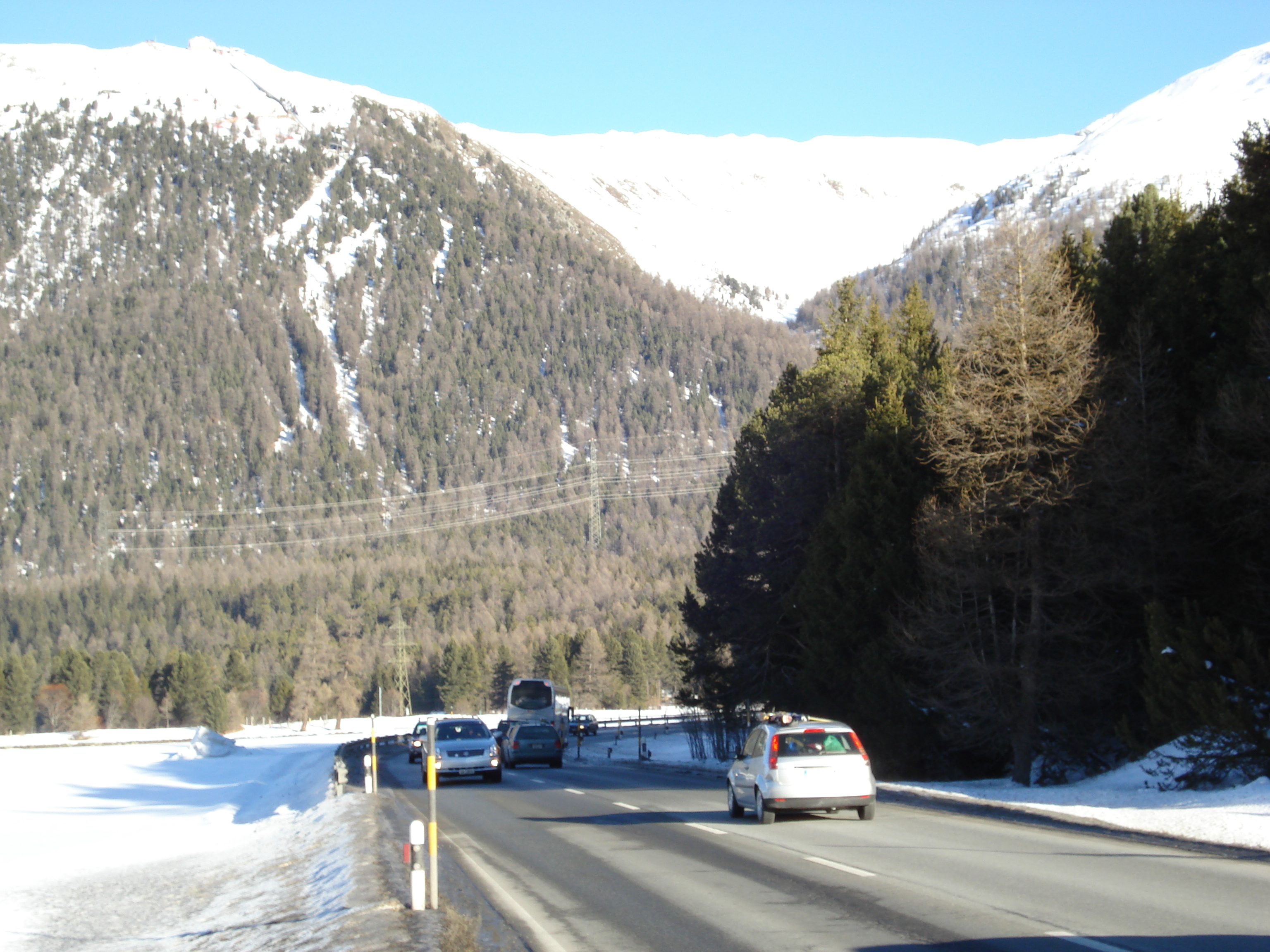 รูปถ่าย สวิสเซอร์แลนด์(Switzerland) ถนนจากปอนเตรซีนาไปเซนต์มอริตซ์(Pontresina to St Moritz Road) 2007-01 3