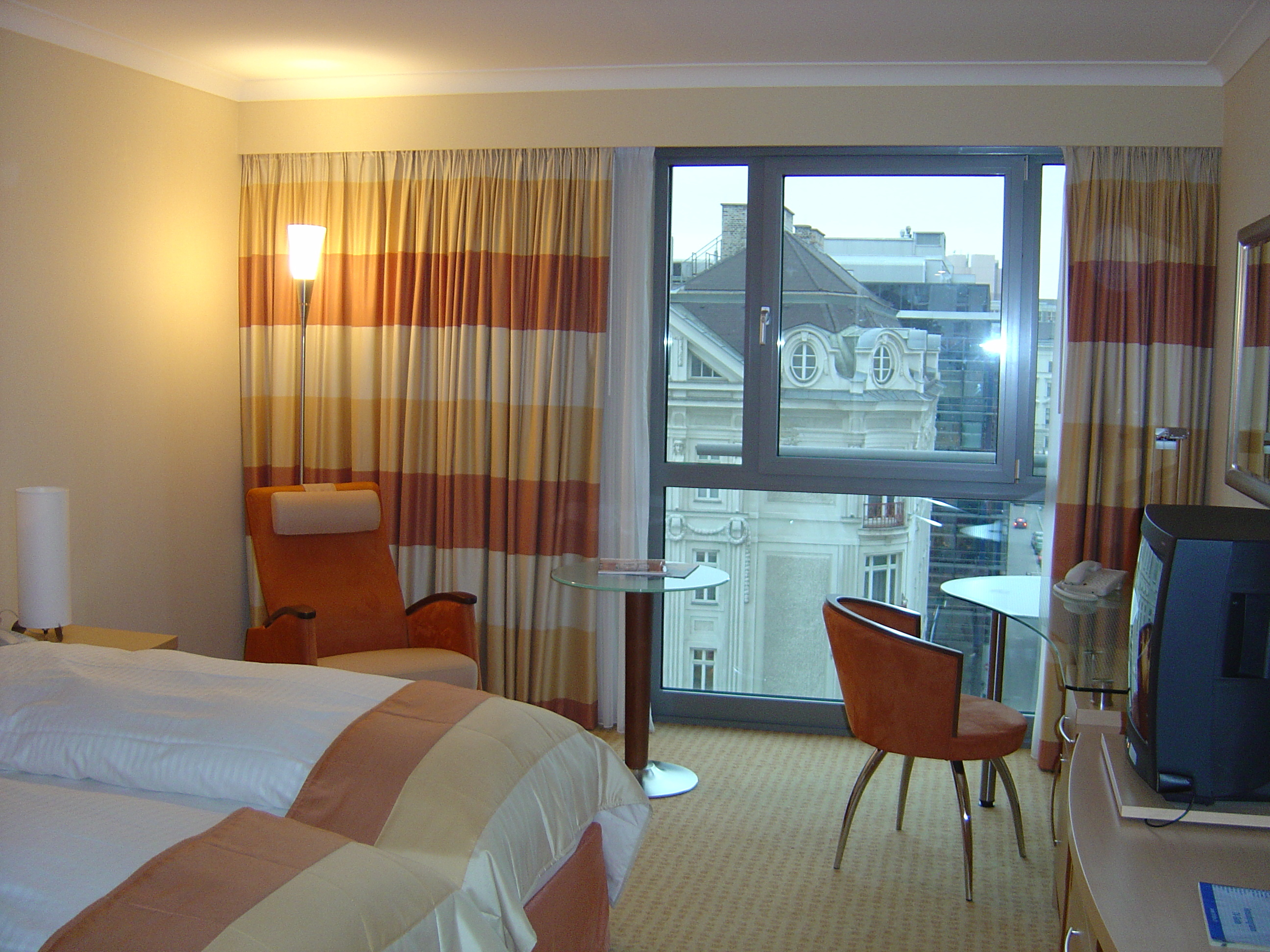 รูปถ่าย ออสเตรีย(Austria) เวียนนา(Vienna) โรงแรมฮิลตัน(Hilton Hotel) 2004-11 17