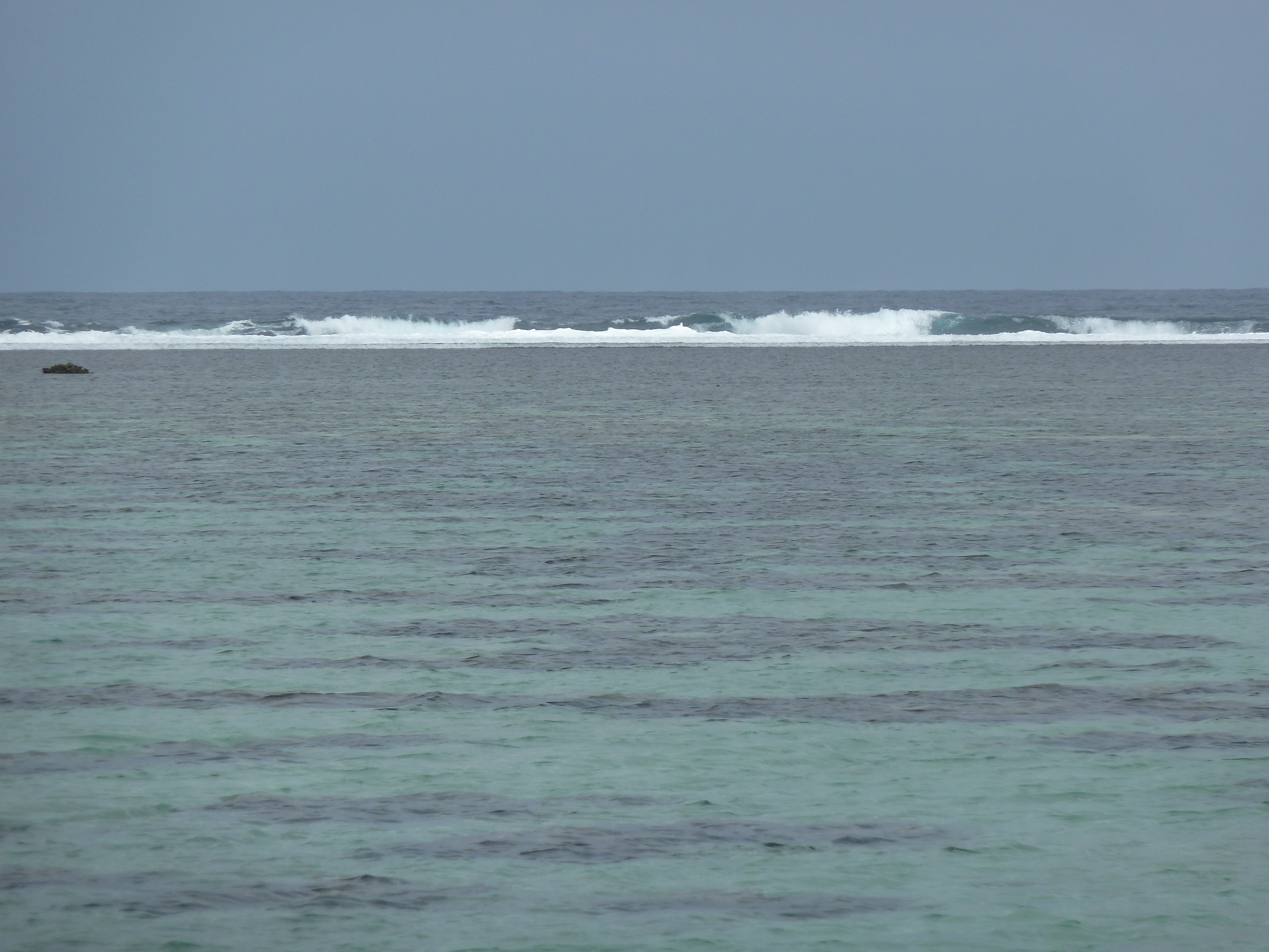 รูปถ่าย ฟิจิ(Fiji) ถนนจากนาดีไปนาตาโดลา(Nadi to Natadola road) 2010-05 0
