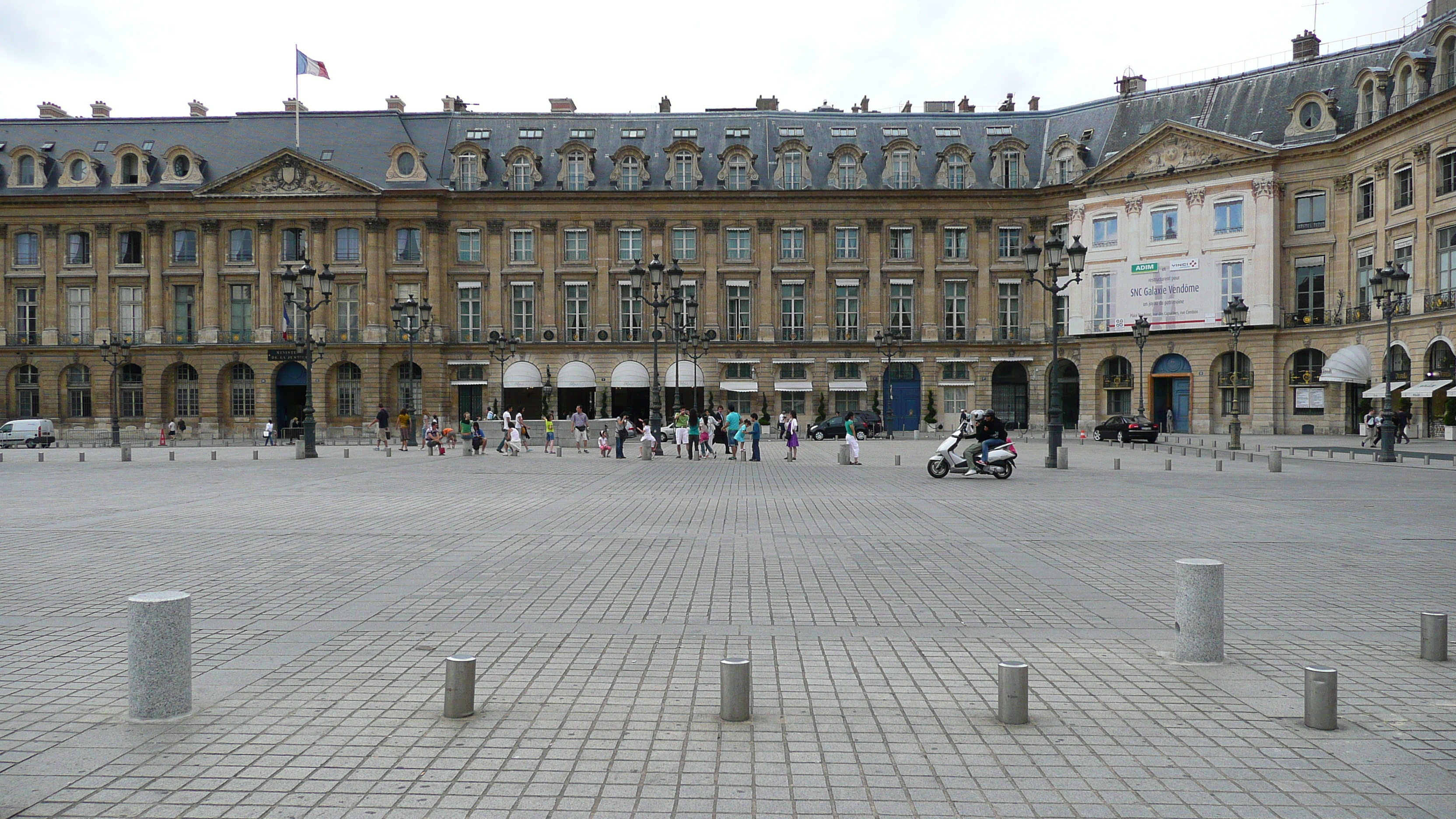 รูปถ่าย ฝรั่งเศส(France) ปารีส(Paris) จัตุรัสว็องโดม(Place Vendome) 2007-07 38