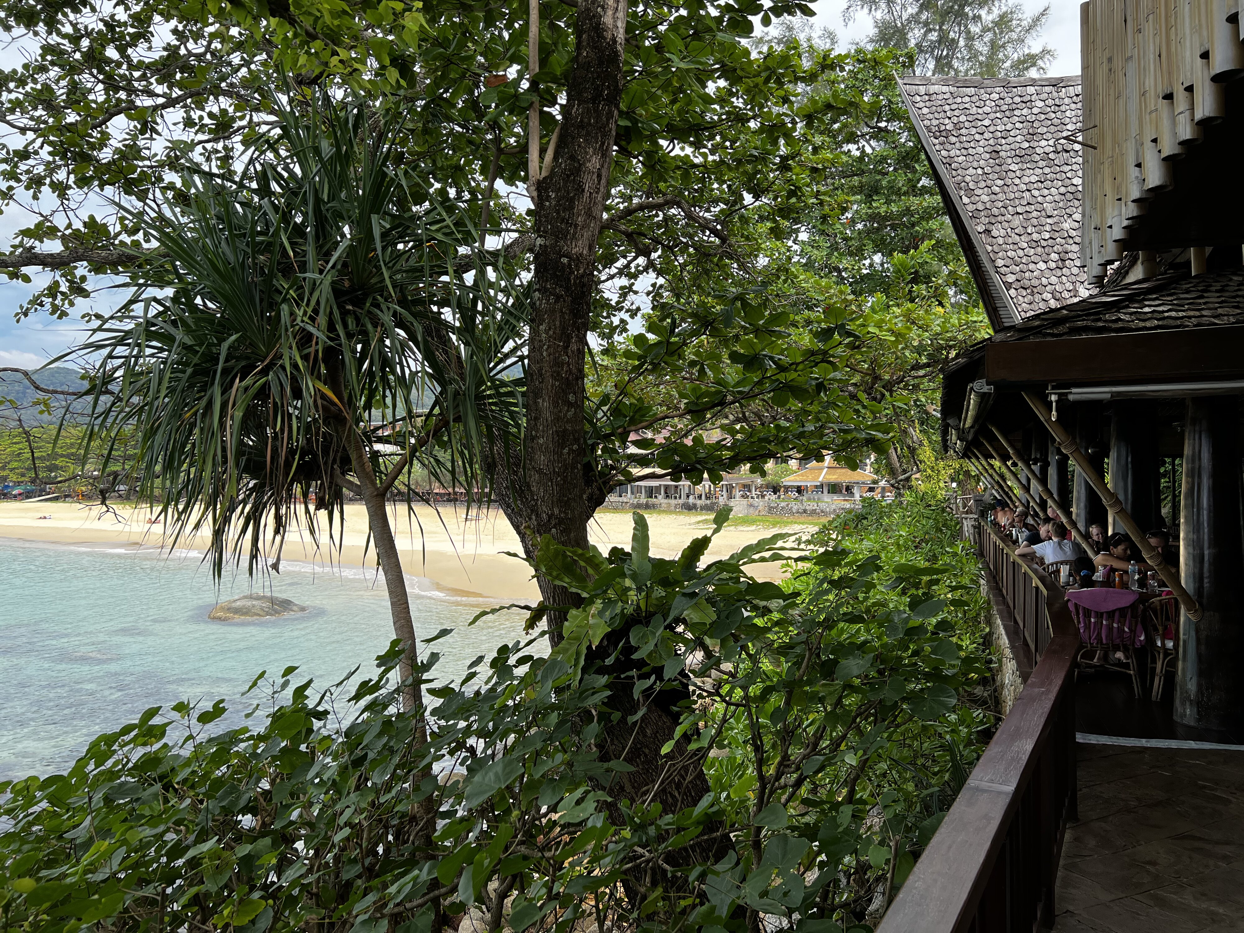 รูปถ่าย ไทย(Thailand) ภูเก็ต(Phuket) หาดกะรน(Karon Beach) ร้านอาหารออนเดอะร็อก(On the rock Restaurant) 2021-12 41