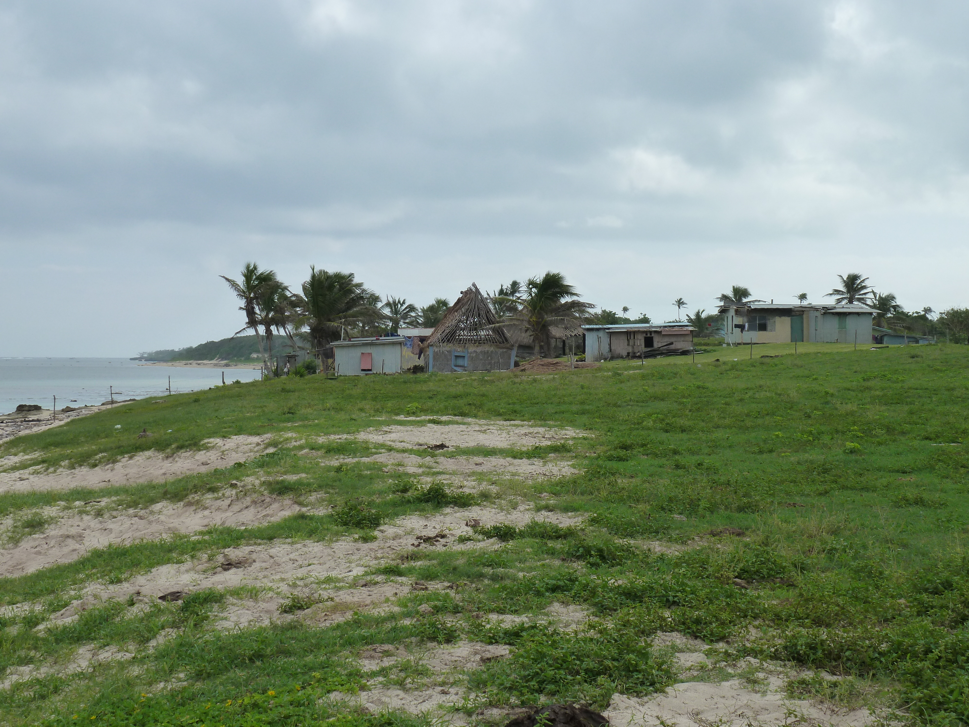 รูปถ่าย ฟิจิ(Fiji) ถนนจากนาดีไปนาตาโดลา(Nadi to Natadola road) 2010-05 95