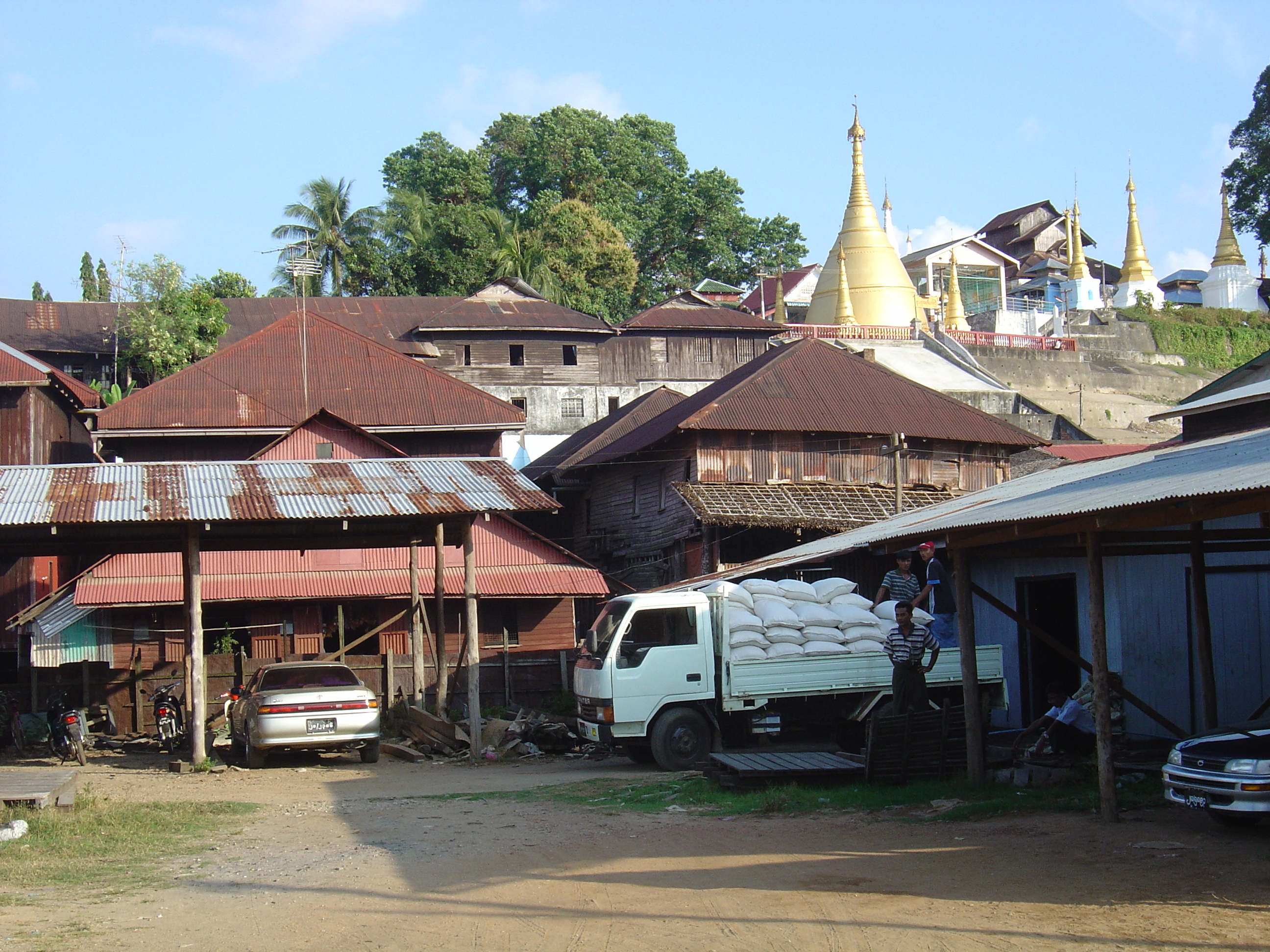 รูปถ่าย พม่า(Myanmar) มะริด(Myeik (Mergui)) 2005-01 159