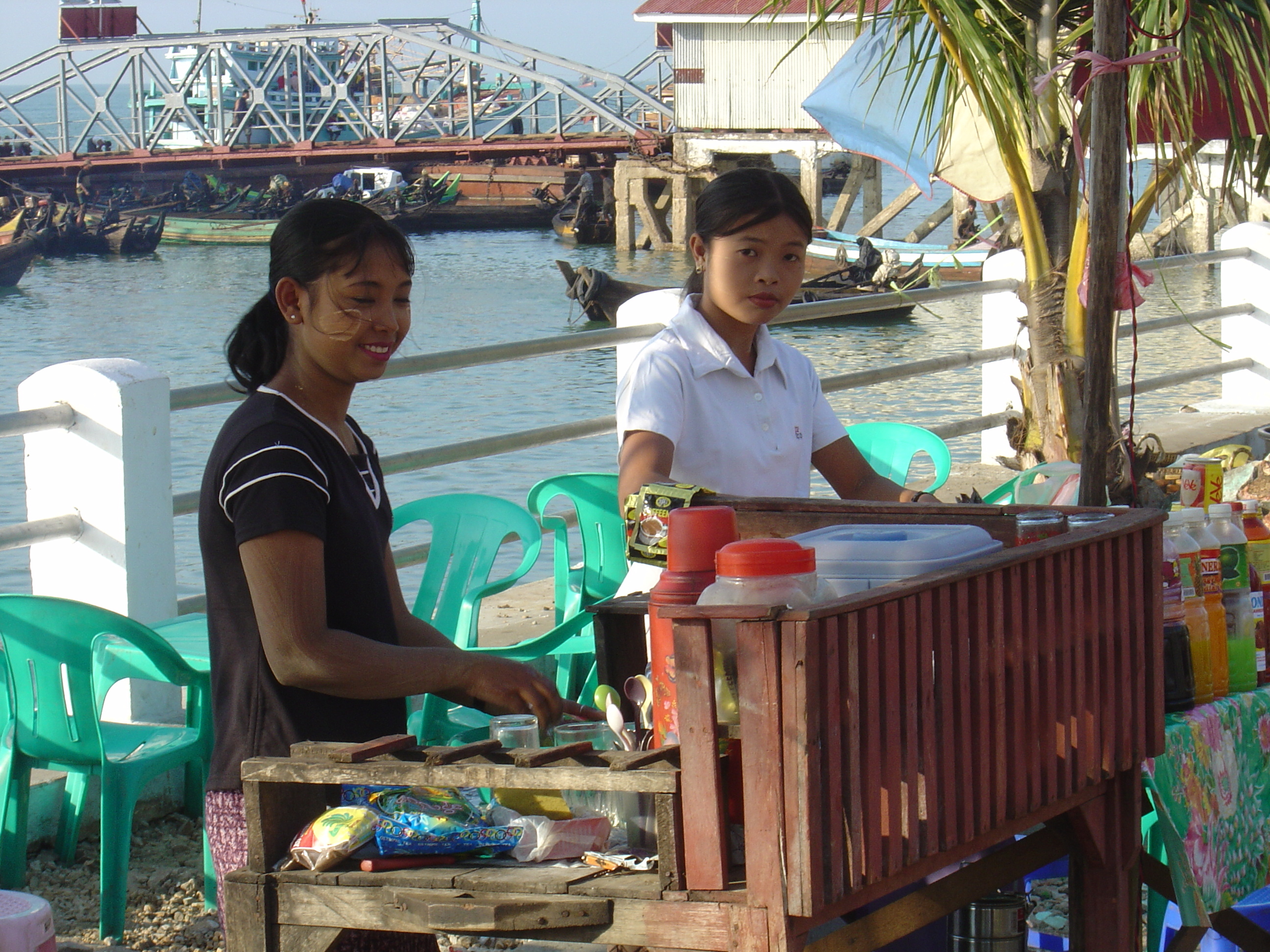 รูปถ่าย พม่า(Myanmar) มะริด(Myeik (Mergui)) 2005-01 68