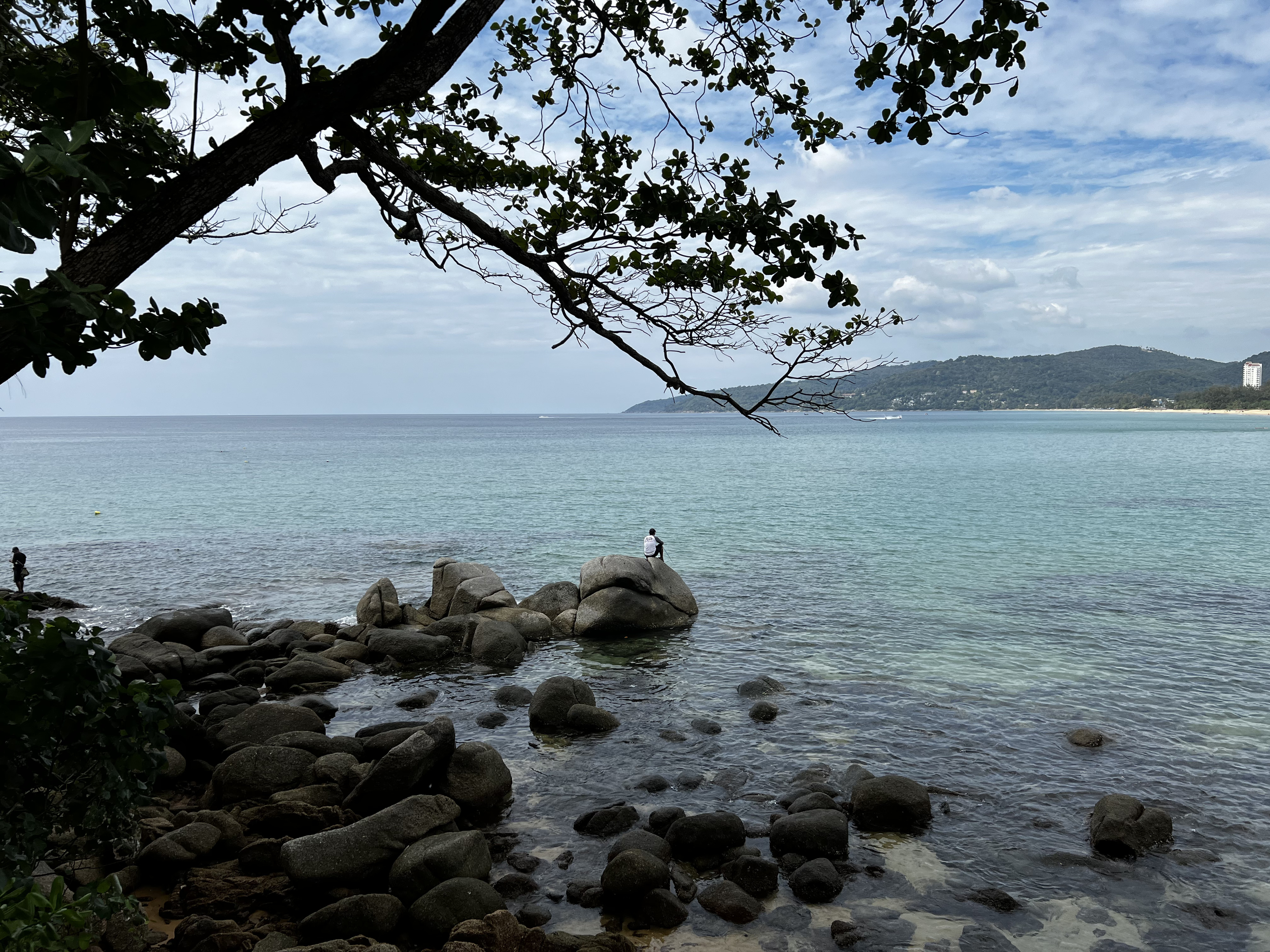รูปถ่าย ไทย(Thailand) ภูเก็ต(Phuket) หาดกะรน(Karon Beach) ร้านอาหารออนเดอะร็อก(On the rock Restaurant) 2021-12 28