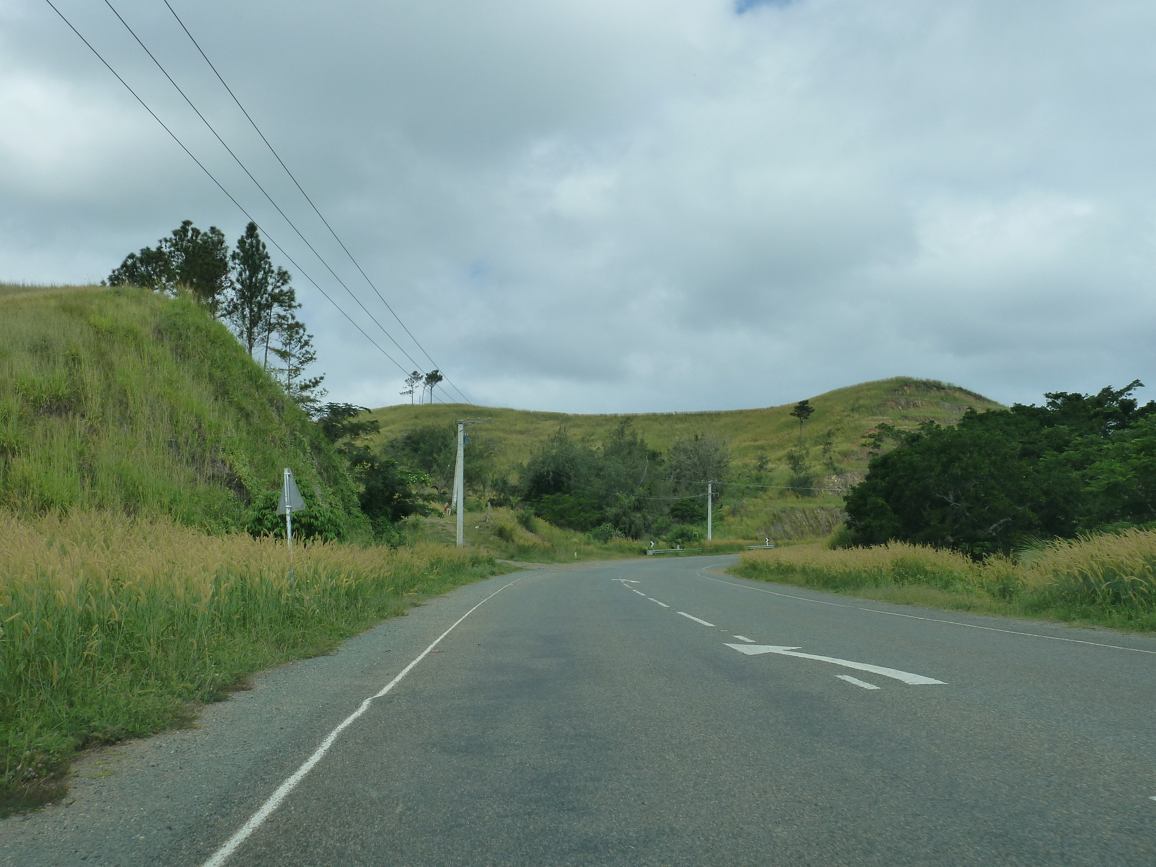 รูปถ่าย ฟิจิ(Fiji) ถนนจากนาดีไปนาตาโดลา(Nadi to Natadola road) 2010-05 113