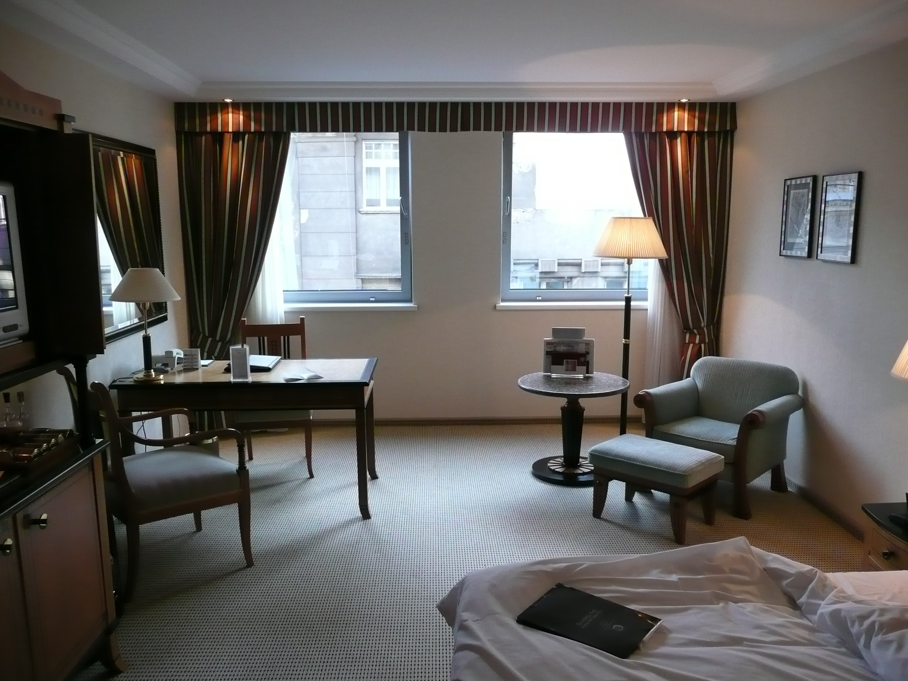 รูปถ่าย ฮังการี(Hungary) บูดาเปสต์(Budapest) โรงแรมเคมพินสกี้ คอร์วินุส(Kempinski Hotel Corvinus) 2007-06 23