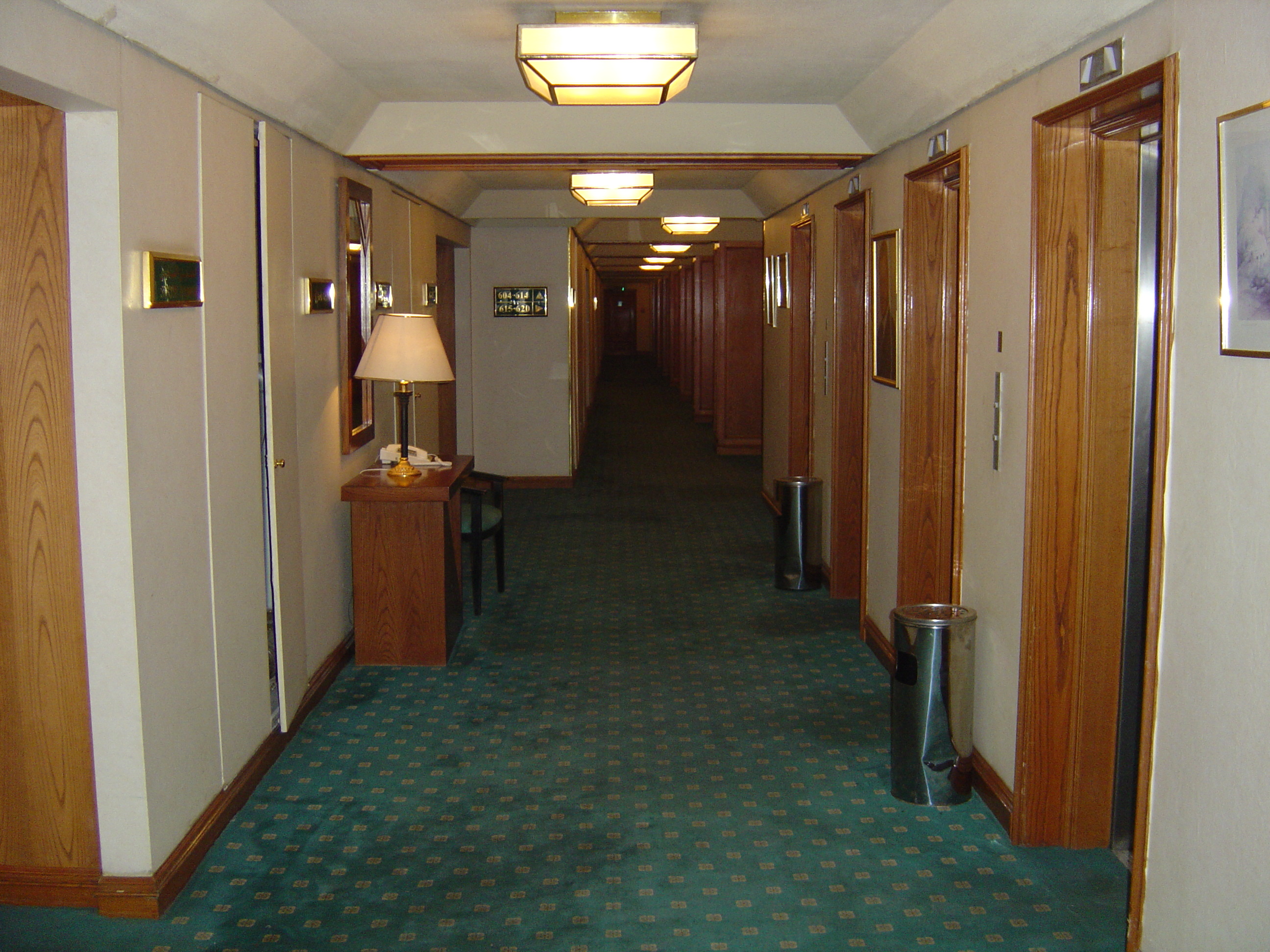 รูปถ่าย จอร์แดน(Jordan) อัมมาน(Amman) โรงแรมเลอเมอริเดียน(Le Meridien Hotel) 2004-10 11