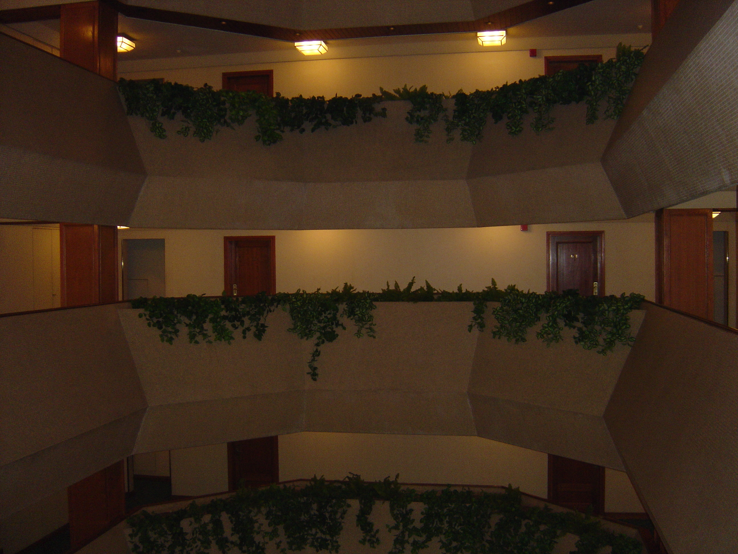 รูปถ่าย จอร์แดน(Jordan) อัมมาน(Amman) โรงแรมเลอเมอริเดียน(Le Meridien Hotel) 2004-10 13