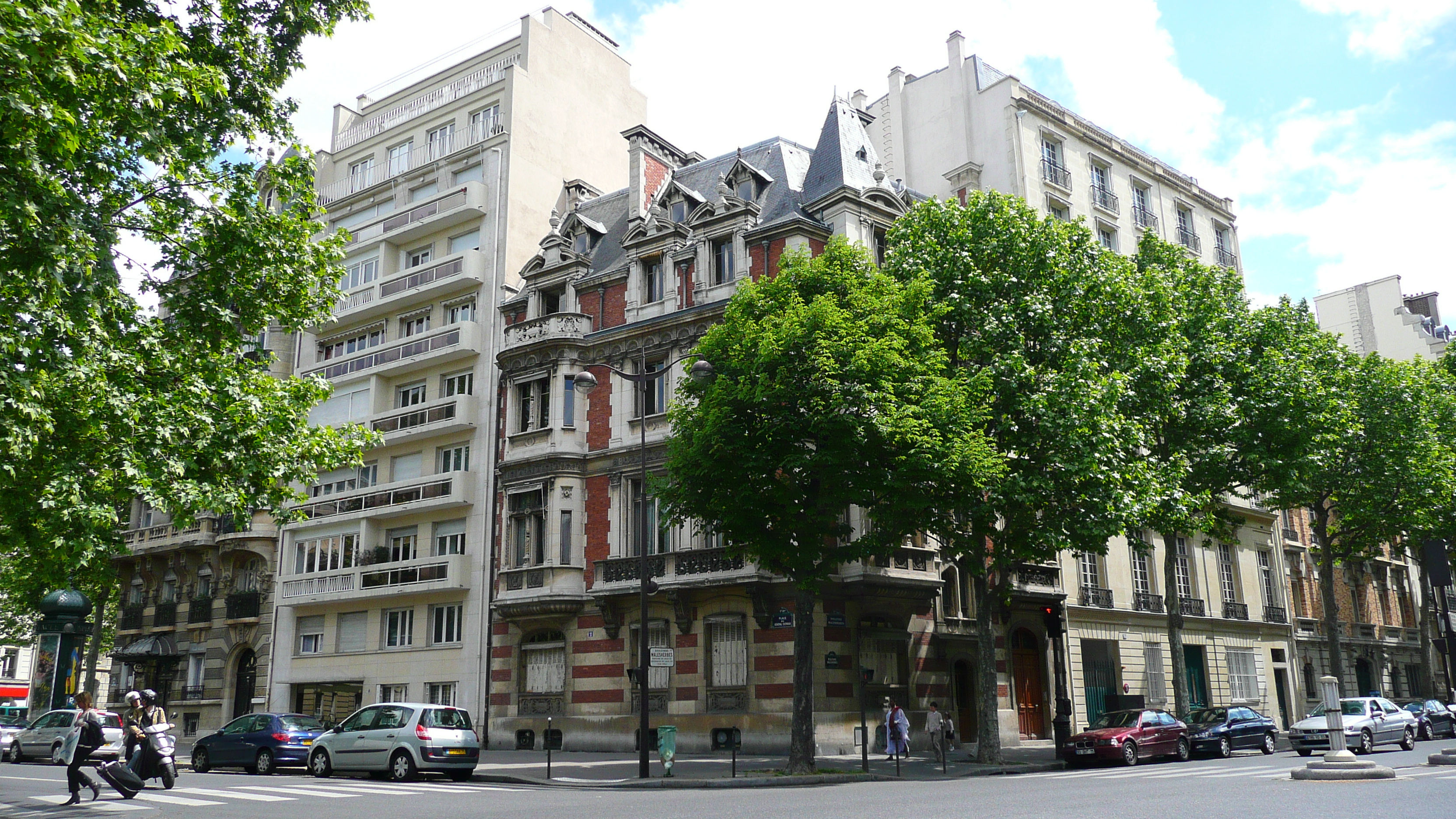 รูปถ่าย ฝรั่งเศส(France) ปารีส(Paris) คุ้มที่ 17 (17th Arrondissement) ปลาส  มาเลแอร์บ(Place Malesherbes) 2007-05 4