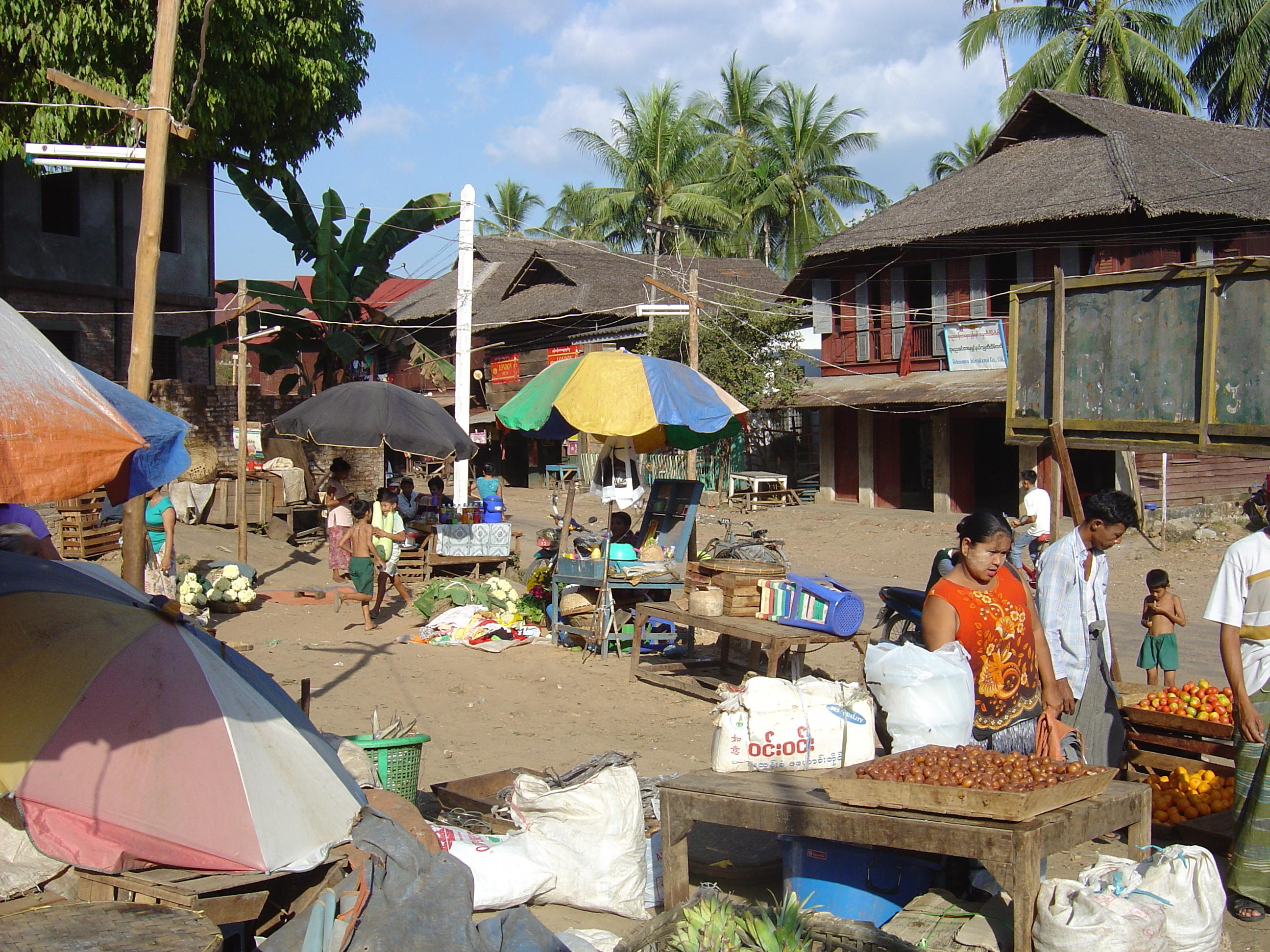 รูปถ่าย พม่า(Myanmar) มะริด(Myeik (Mergui)) 2005-01 41