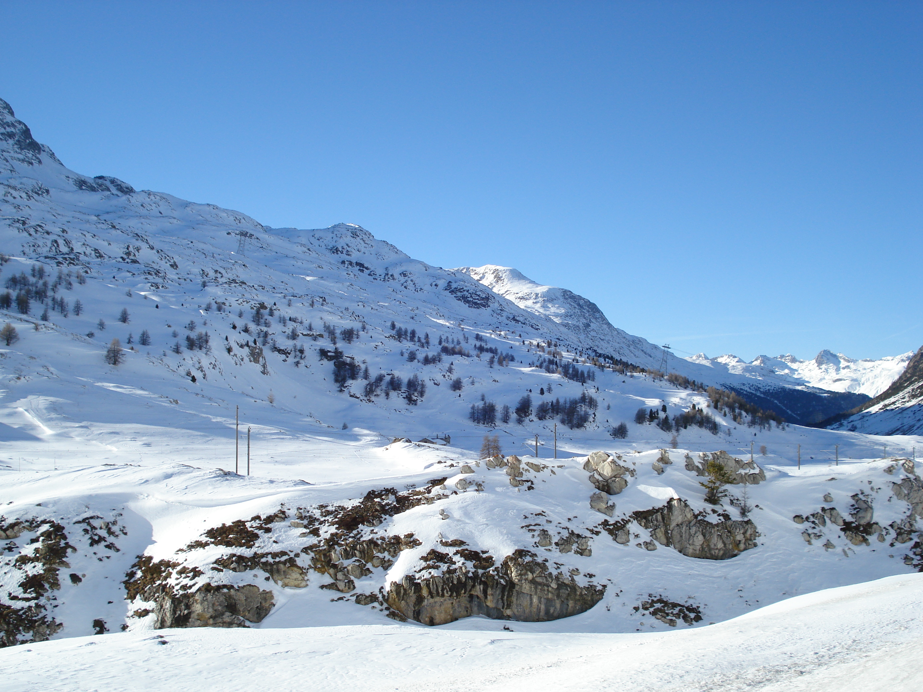 รูปถ่าย สวิสเซอร์แลนด์(Switzerland) จากปอนเตรซีนาไปลาโกเบียนโก(From Pontresina to Lago Bianco) 2007-01 37