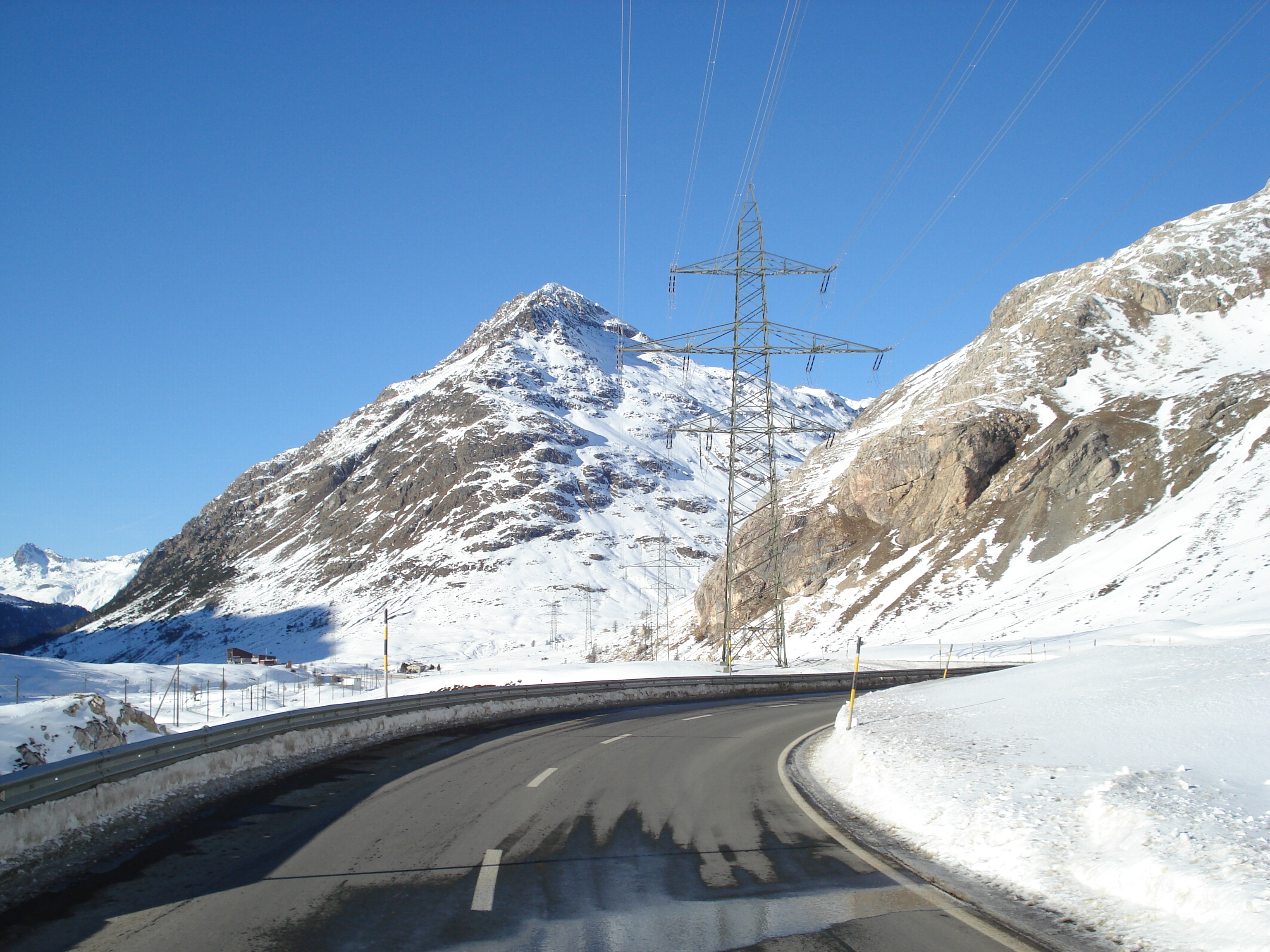 รูปถ่าย สวิสเซอร์แลนด์(Switzerland) จากปอนเตรซีนาไปลาโกเบียนโก(From Pontresina to Lago Bianco) 2007-01 42