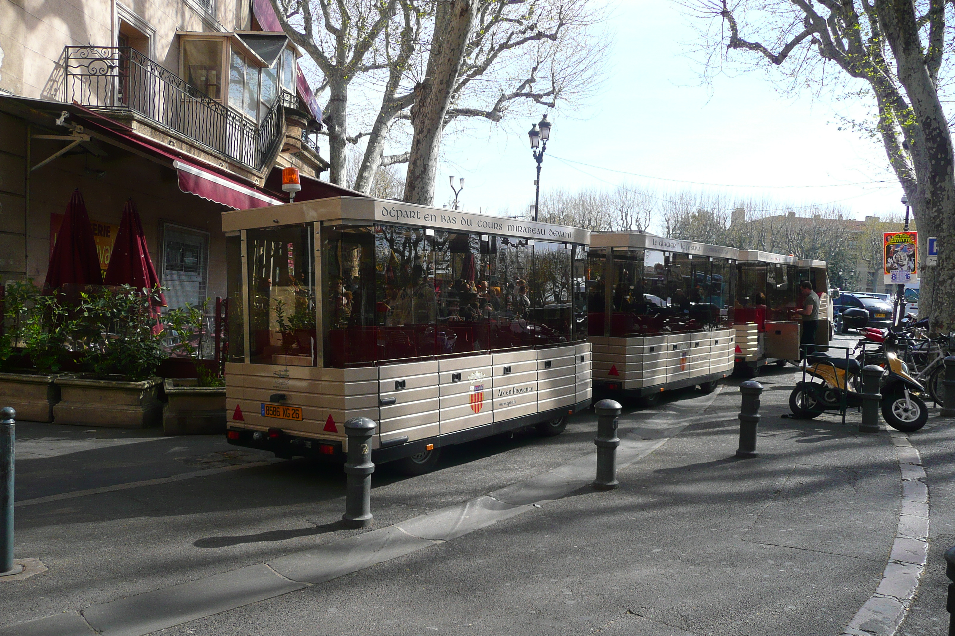 รูปถ่าย ฝรั่งเศส(France) แอ็กซ์-อ็อง-โพรว็องส์(Aix en Provence) จัตุรัสนายพลเดอโกล(Place du General de Gaulle) 2008-04 6