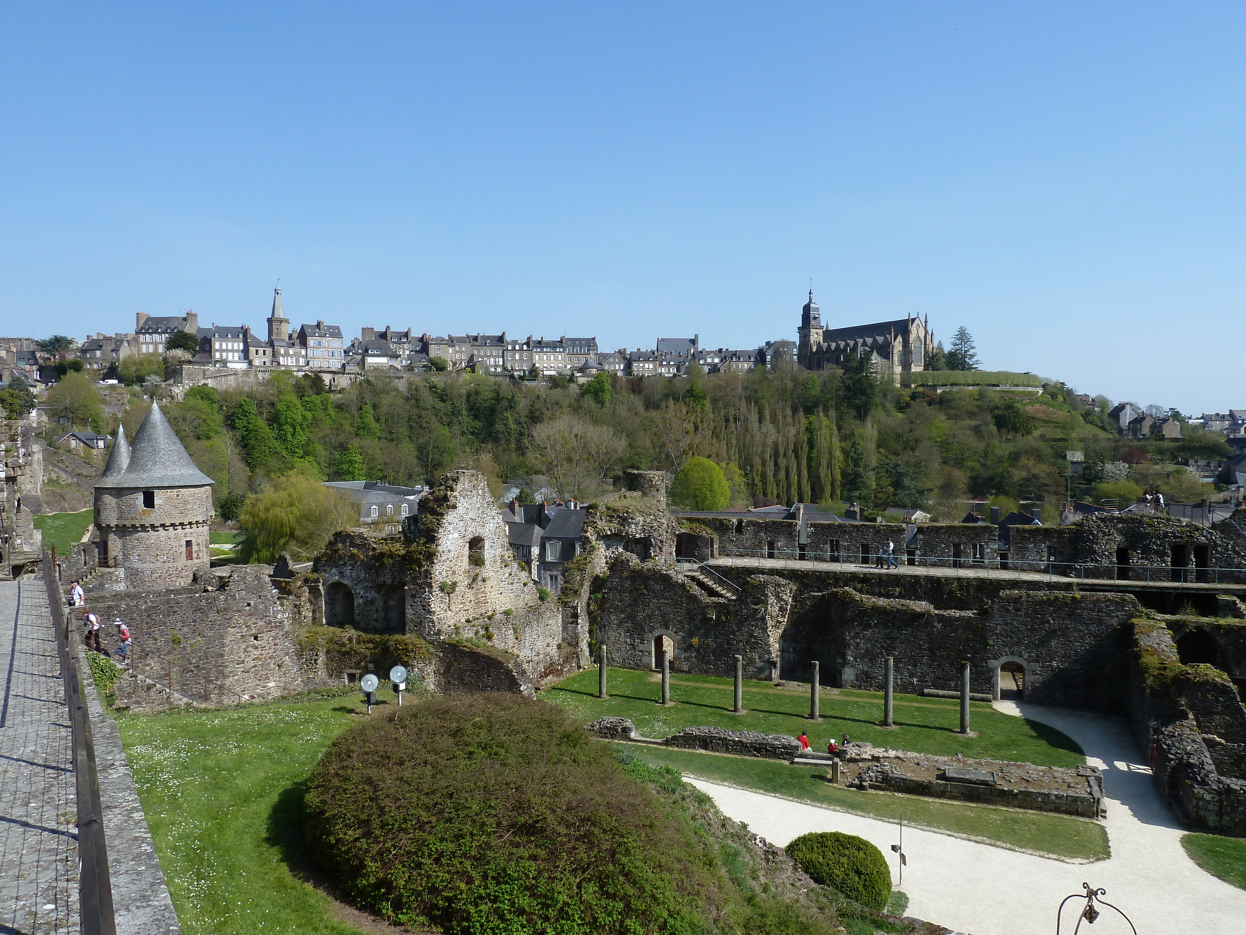 รูปถ่าย ฝรั่งเศส(France) ฟูแฌร์(Fougeres) 2010-04 4