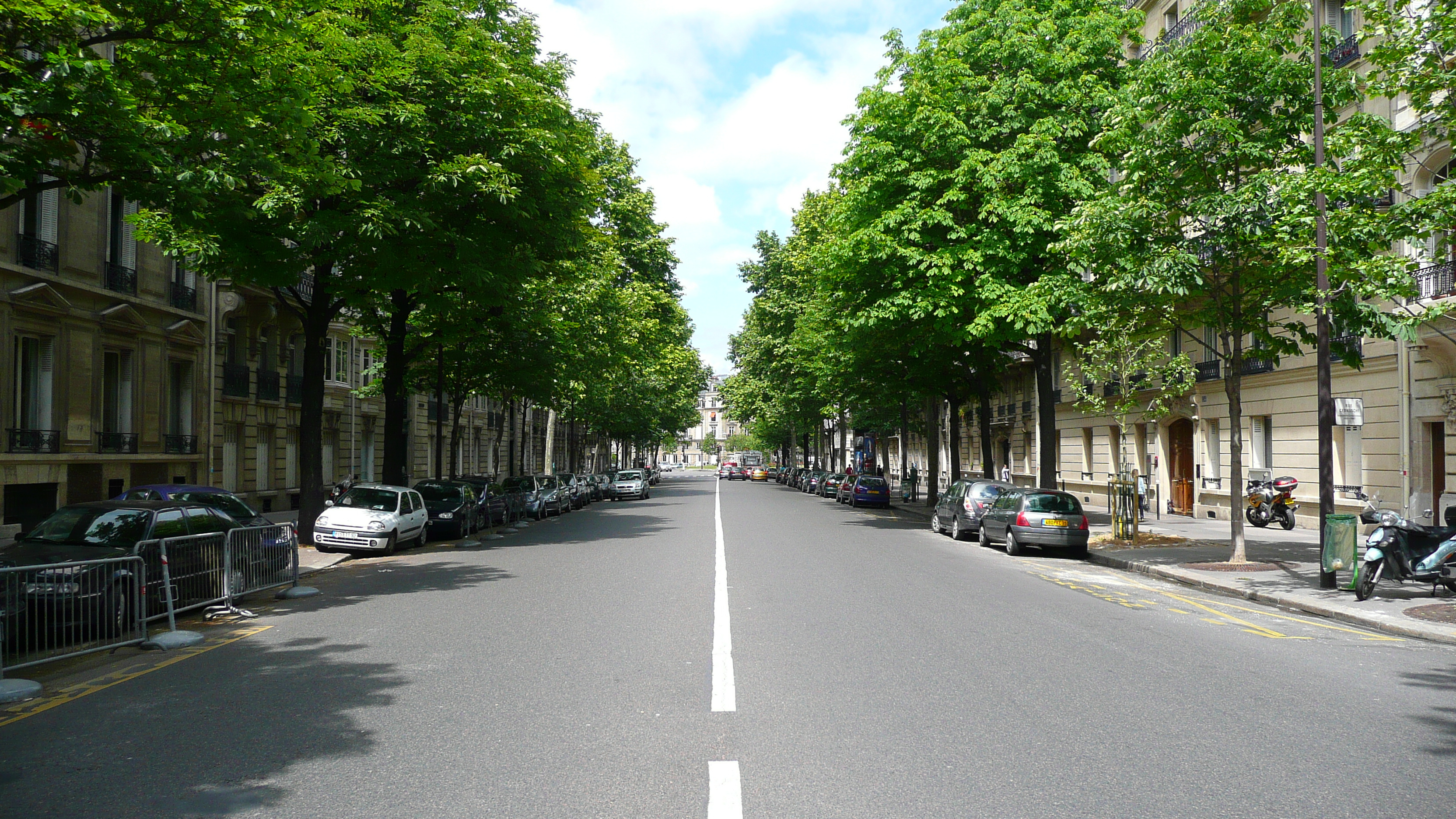 รูปถ่าย ฝรั่งเศส(France) ปารีส(Paris) บูเลอวาร์ด  มาเลแอร์บ(Boulevard Malesherbes) 2007-05 80