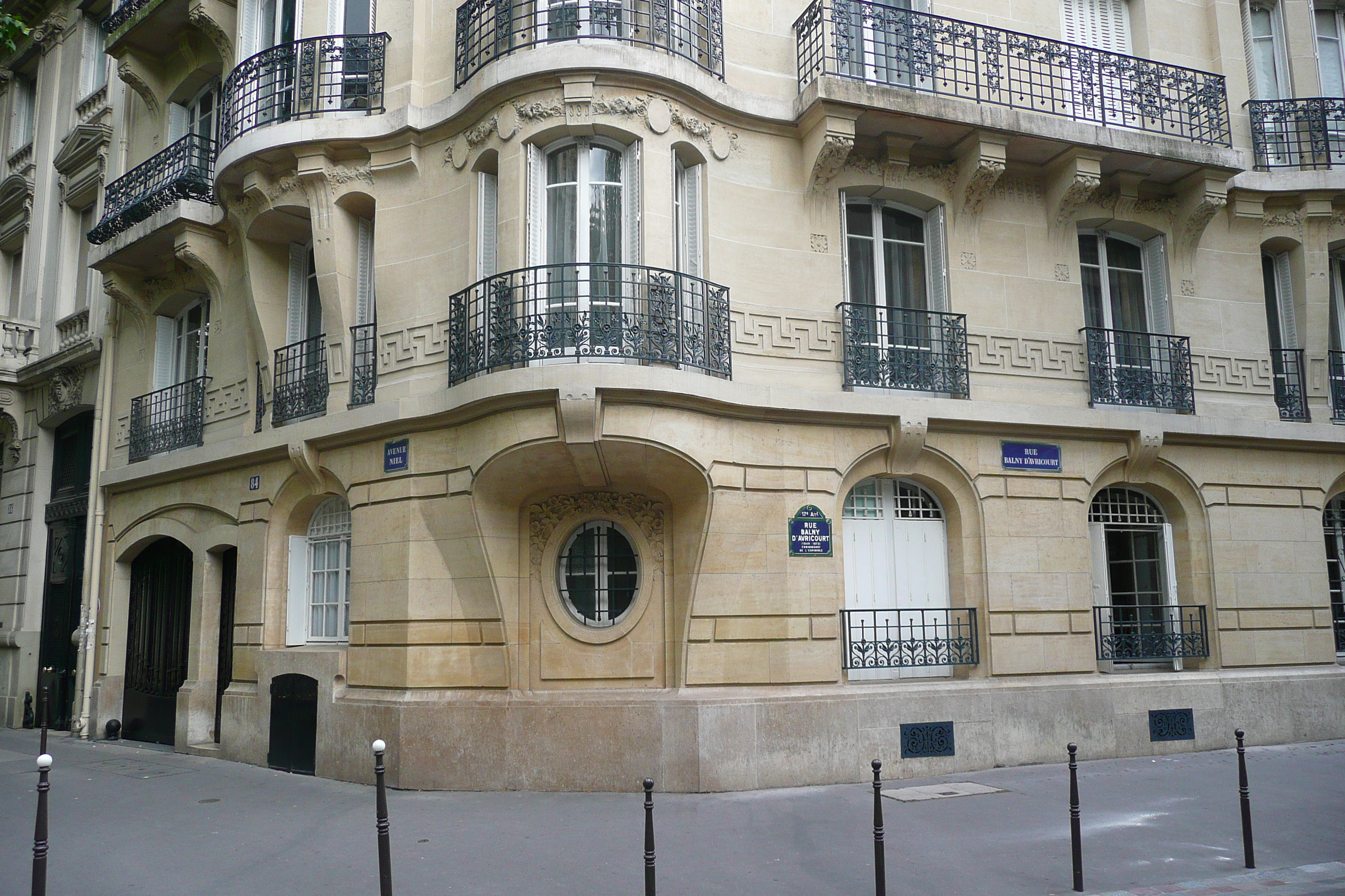 รูปถ่าย ฝรั่งเศส(France) ปารีส(Paris) ถนนนีเยล(Avenue Niel) 2007-06 12