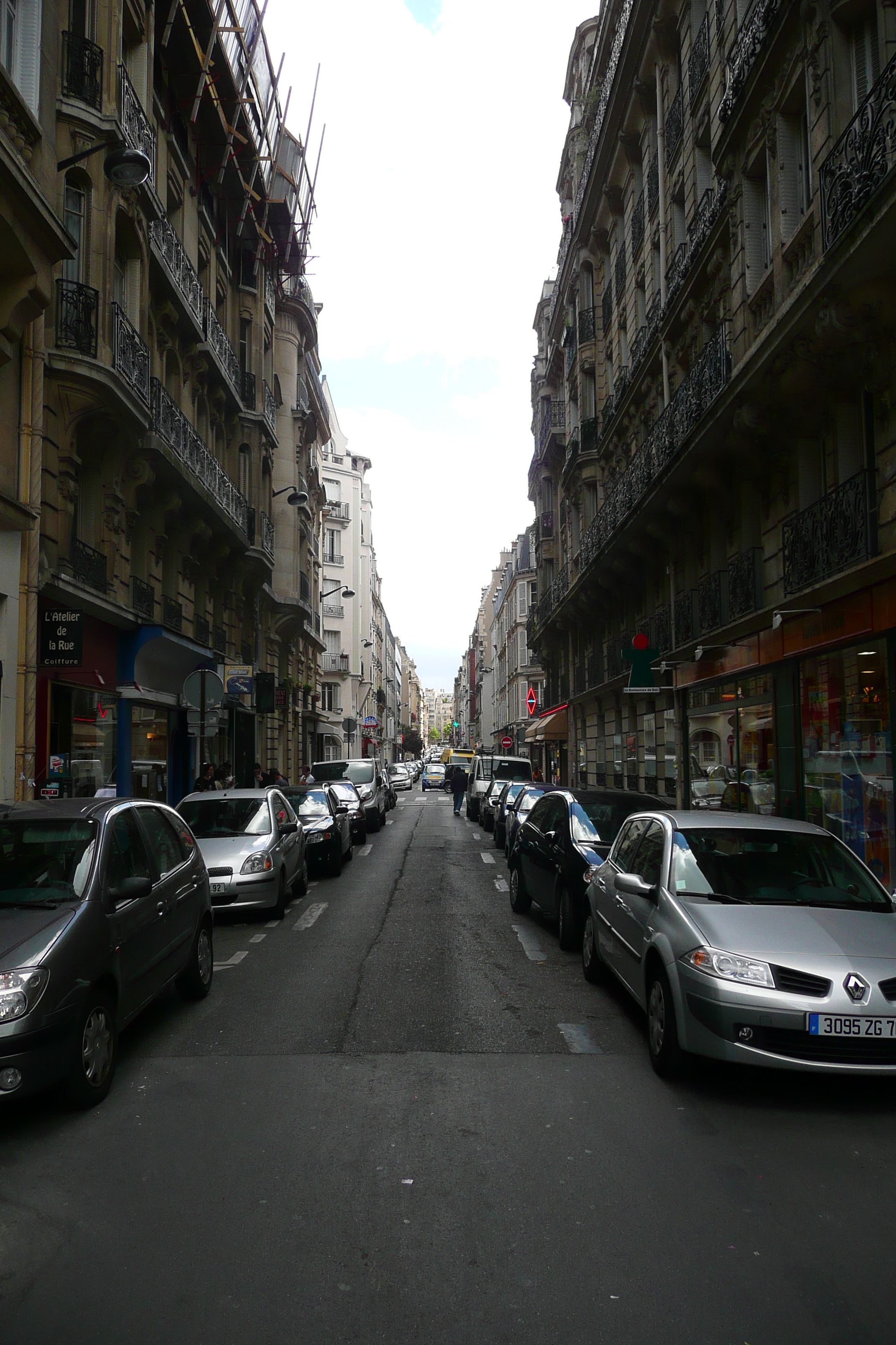 รูปถ่าย ฝรั่งเศส(France) ปารีส(Paris) ถนนนีเยล(Avenue Niel) 2007-06 0