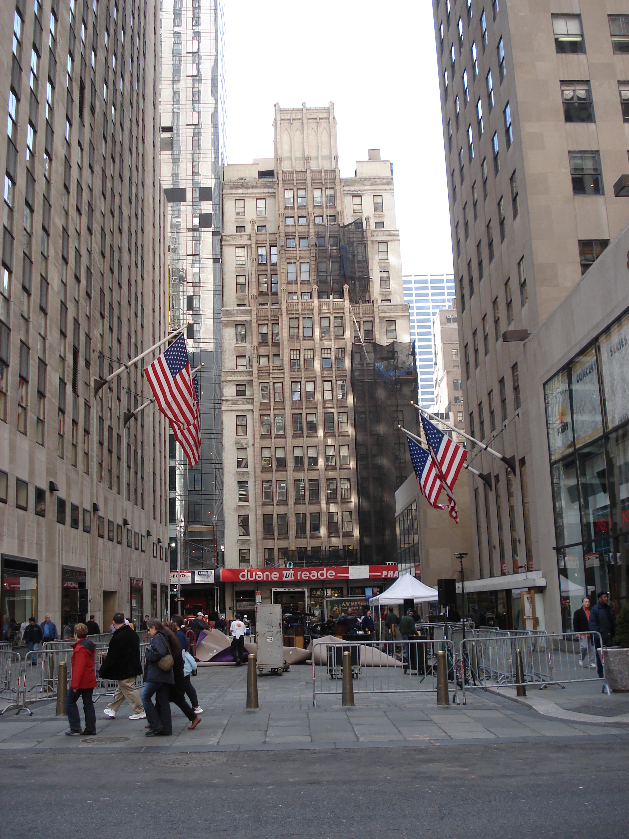 รูปถ่าย สหรัฐอเมริกา(United States) นิวยอร์ก(New York) ตามถนนฟิฟท์อเวนิว(down the 5th Avenue) 2006-03 71