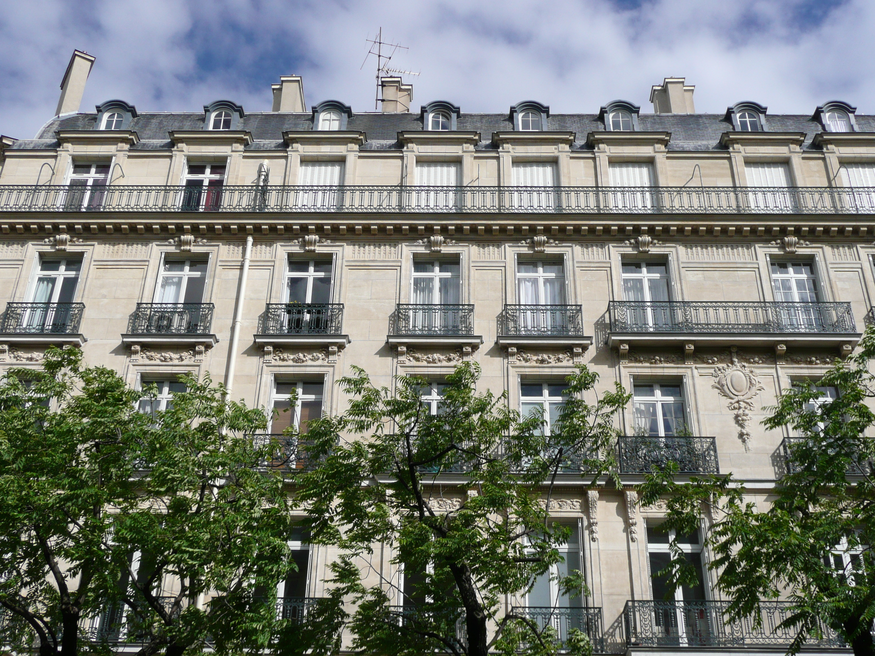 รูปถ่าย ฝรั่งเศส(France) ปารีส(Paris) คุ้มที่ 17 (17th Arrondissement) ถนนวากราม(Avenue de Wagram) 2007-05 54