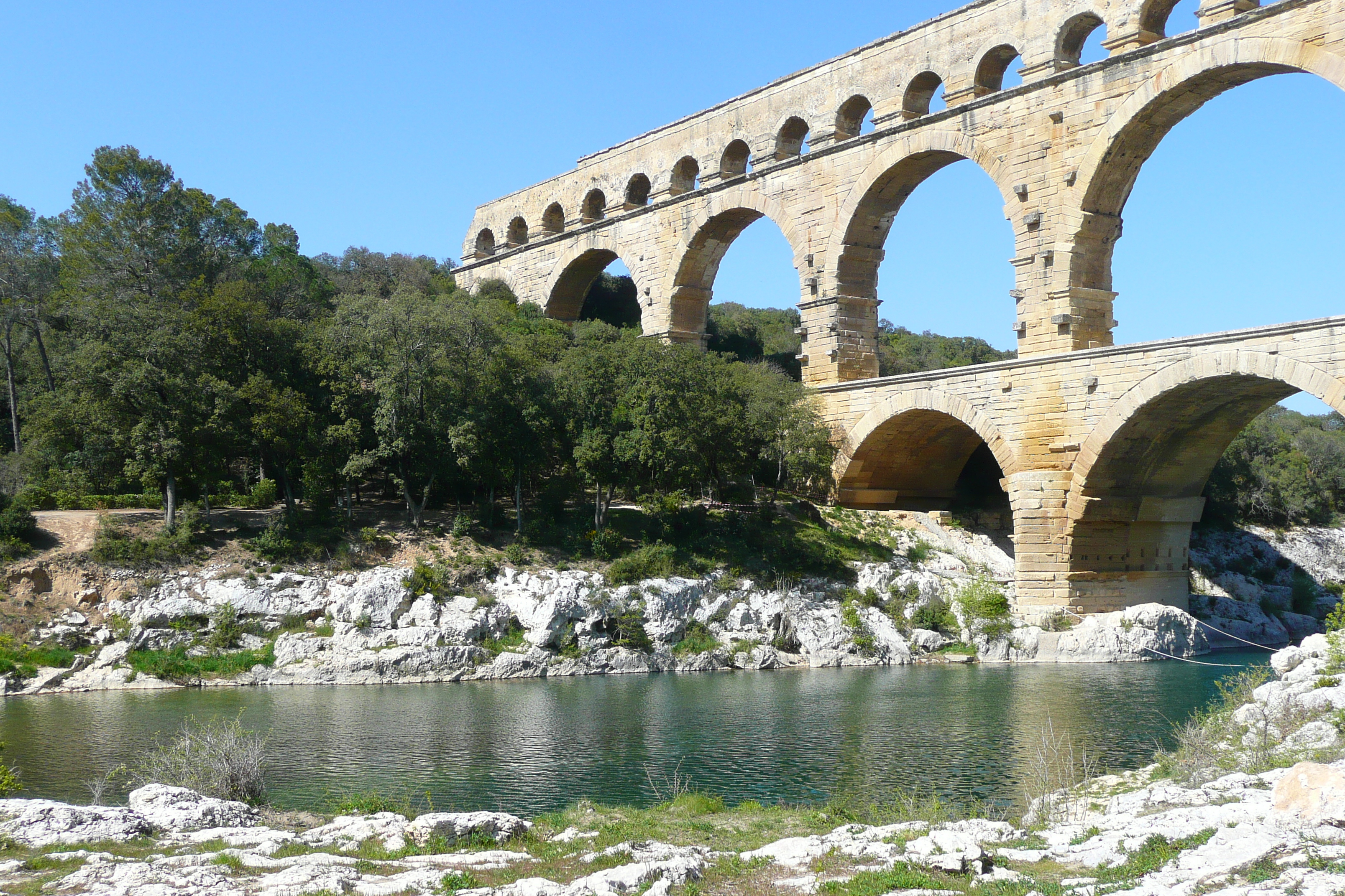 รูปถ่าย ฝรั่งเศส(France) สะพานปงดูการ์(Pont du Gard) 2008-04 27